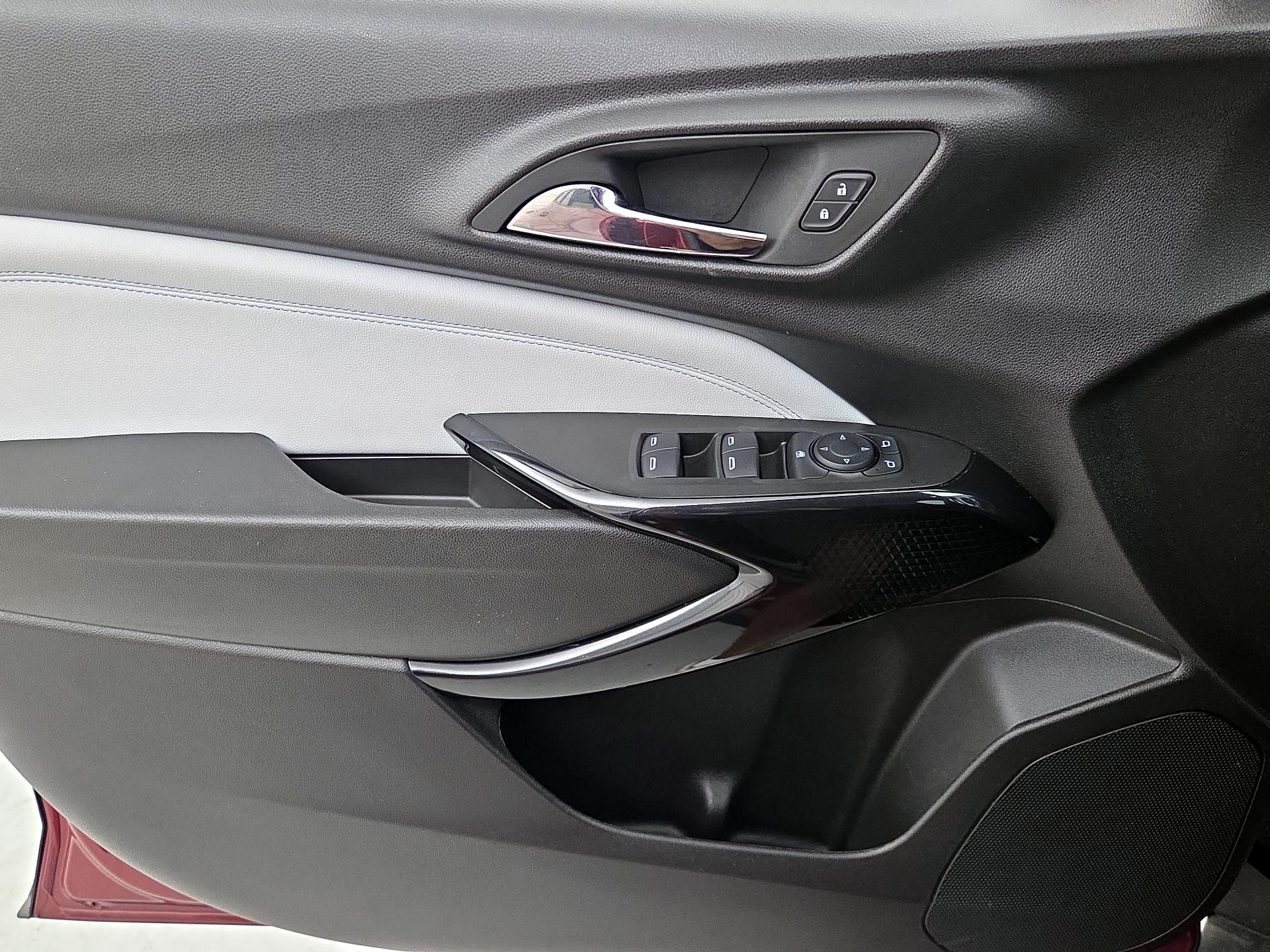 Thumbnail: 2025 Chevrolet Trax - 12