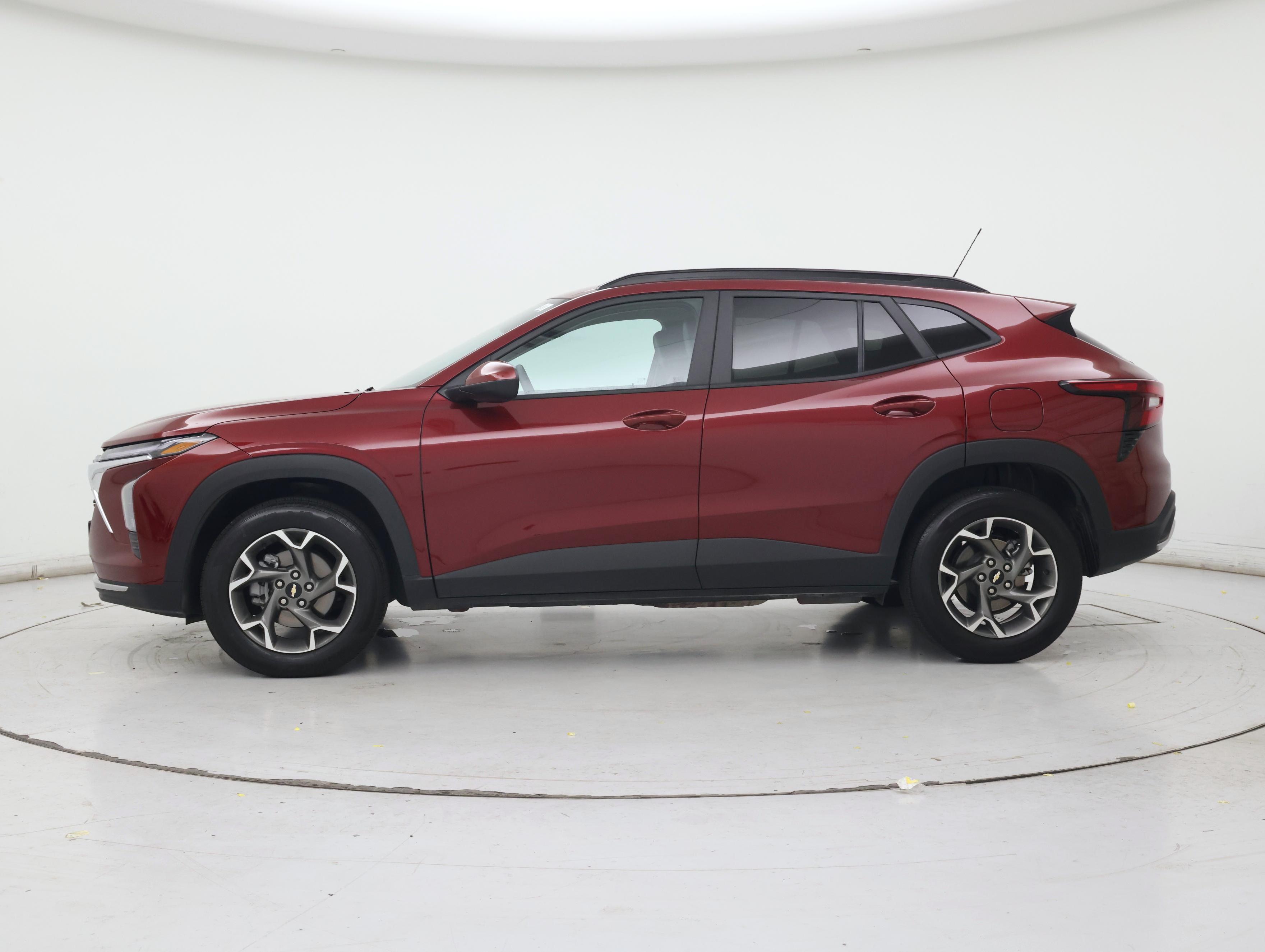 Thumbnail: 2025 Chevrolet Trax - 3
