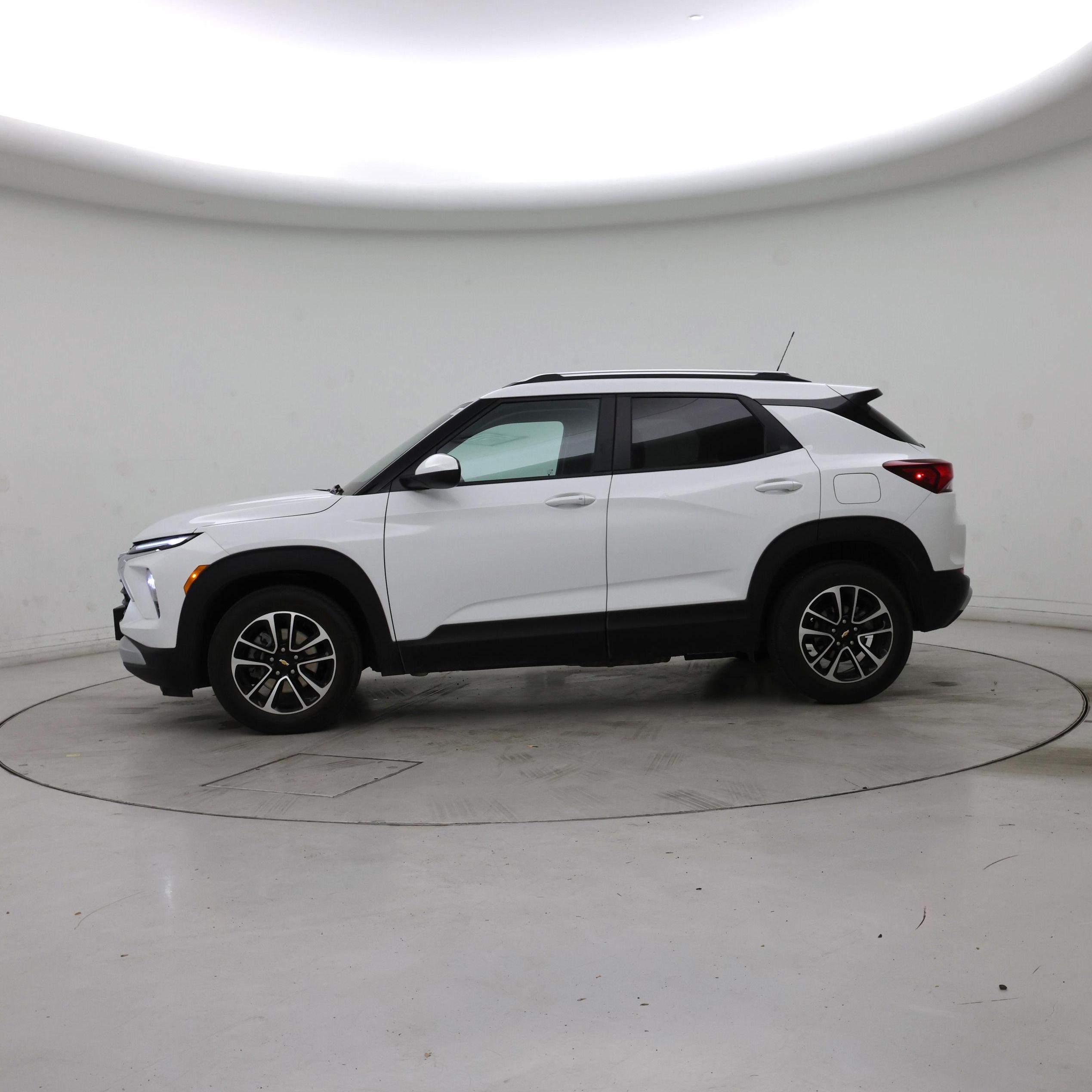 Thumbnail: 2025 Chevrolet TrailBlazer - 3