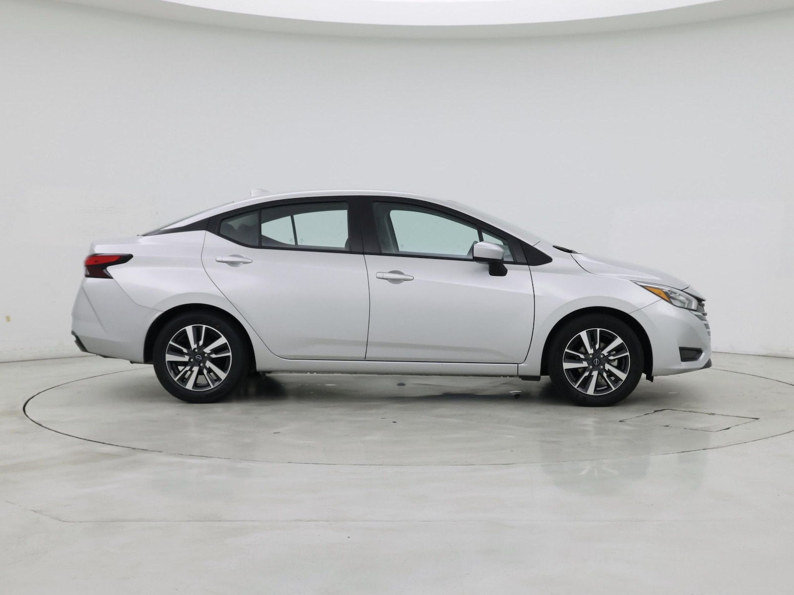 2025 Nissan Versa Sedan SV - Photo 8