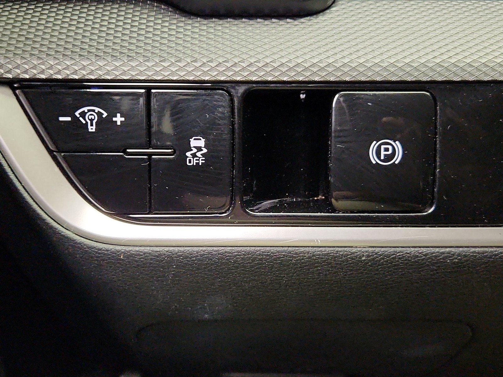 2025 Kia Sportage LX - Photo 14