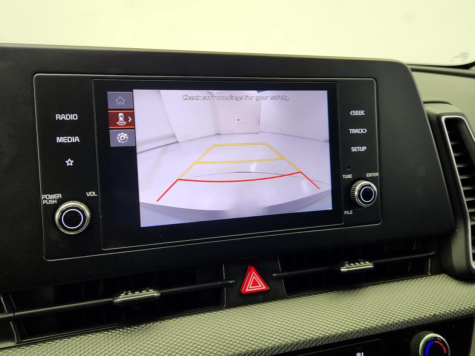 2025 Kia Sportage LX - Photo 15