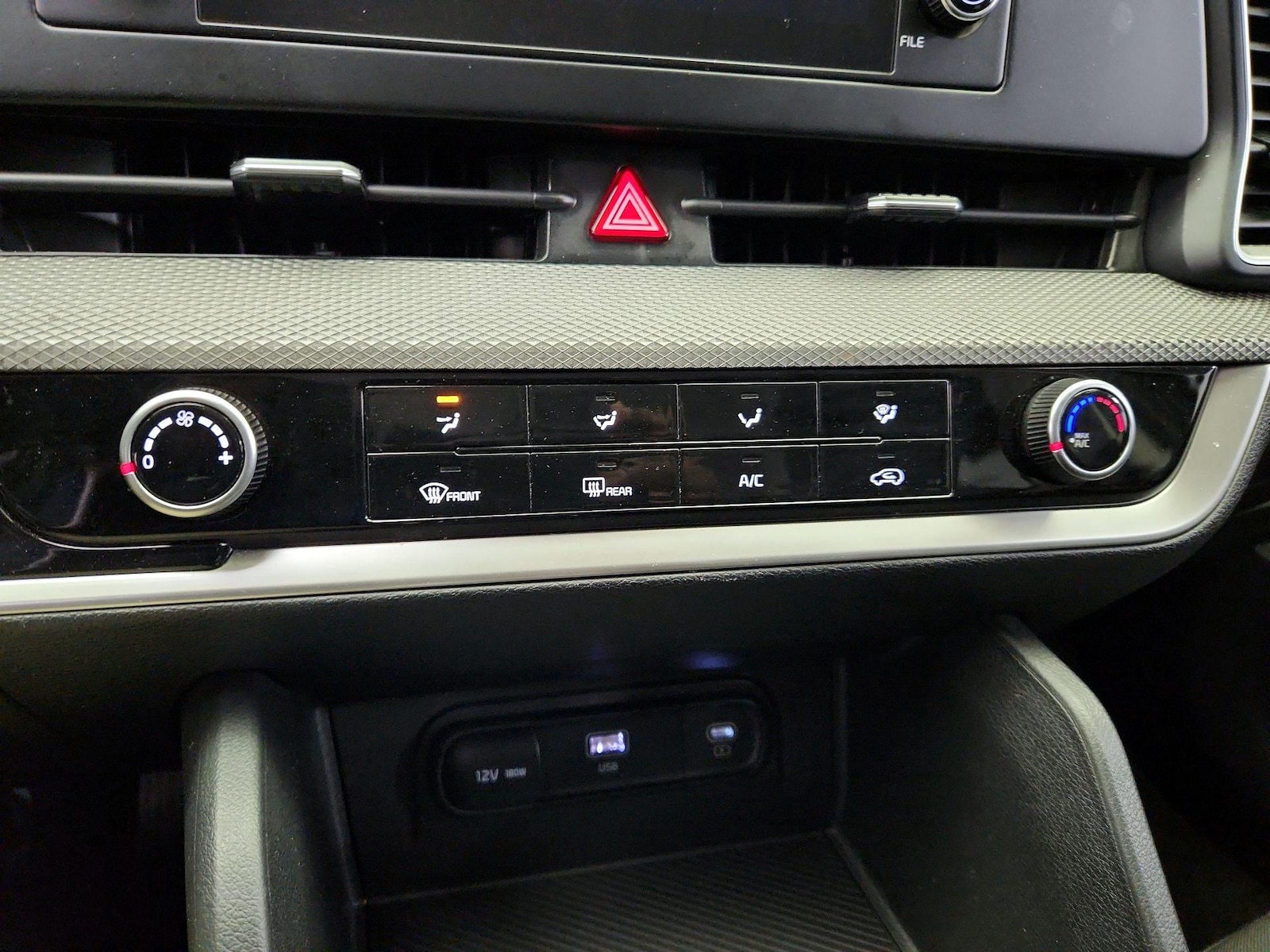2025 Kia Sportage LX - Photo 17