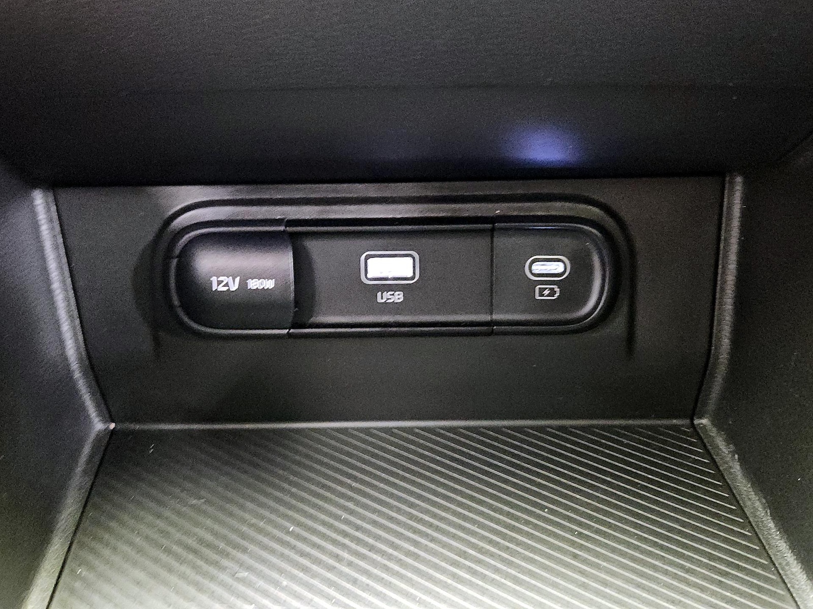 2025 Kia Sportage LX - Photo 19