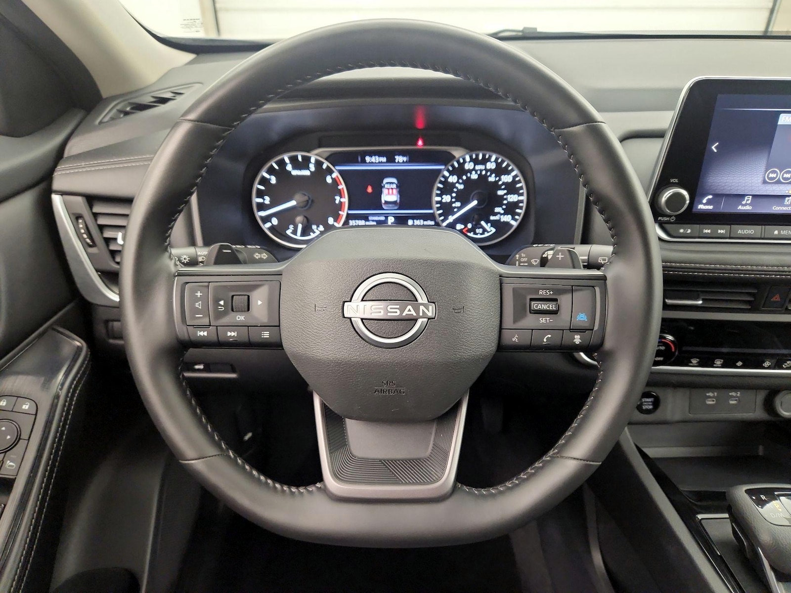 2025 Nissan Rogue SV - Photo 11