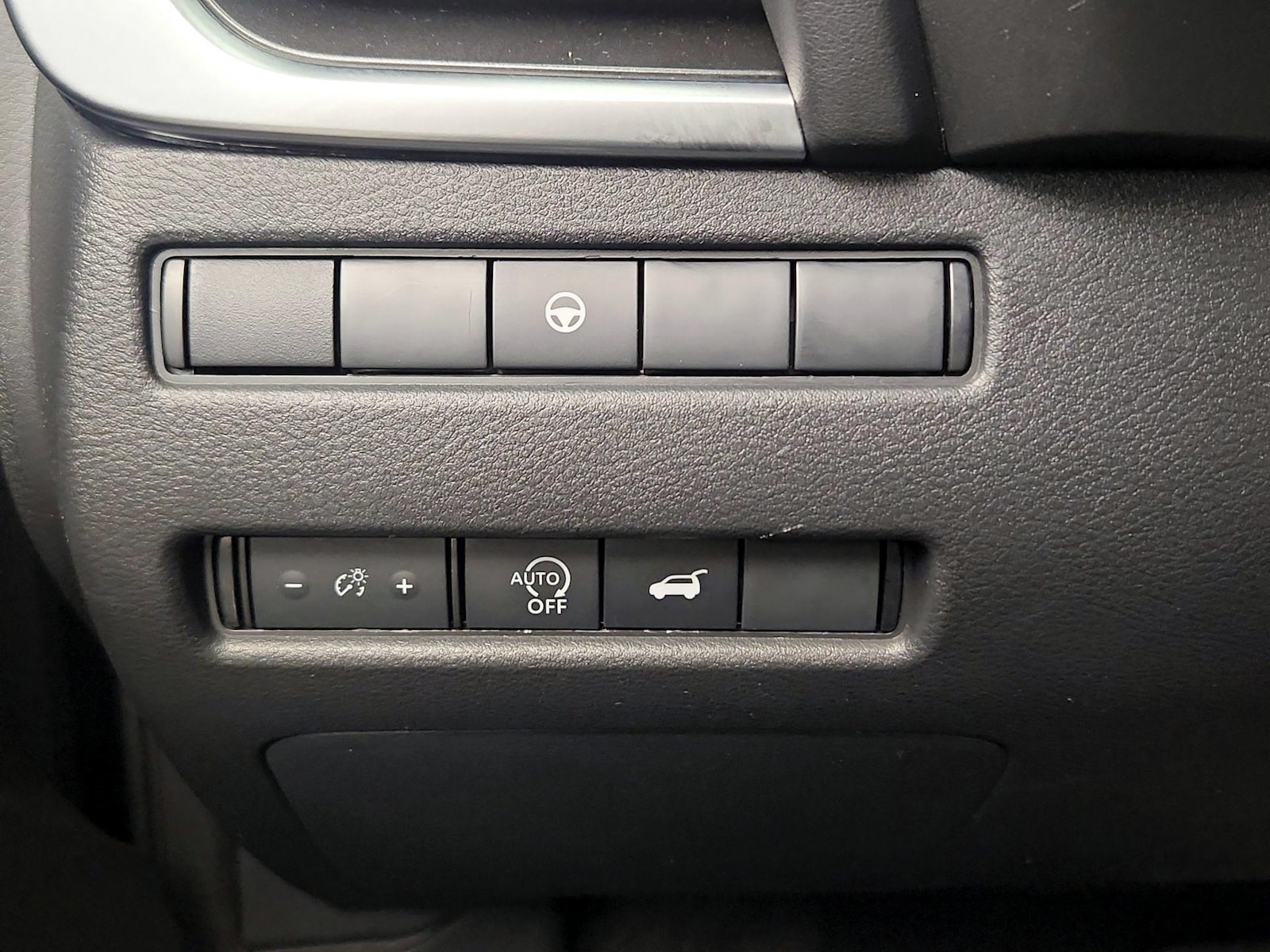 2025 Nissan Rogue SV - Photo 14