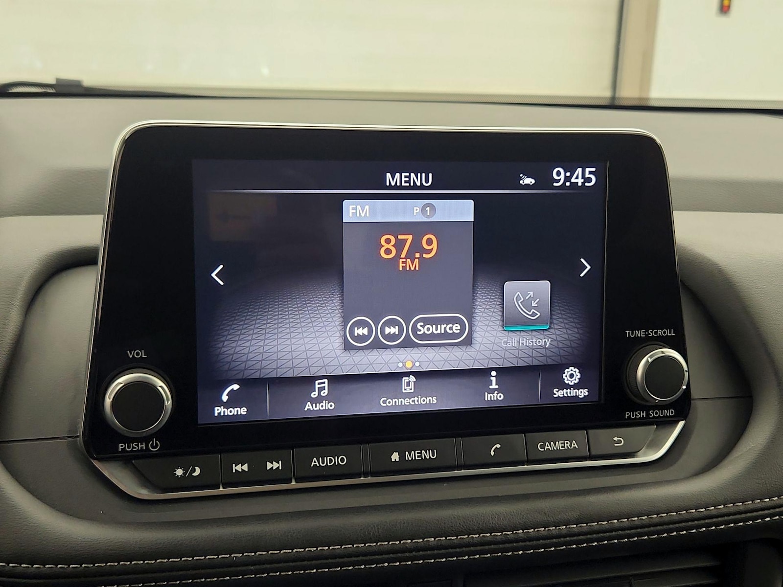 2025 Nissan Rogue SV - Photo 16