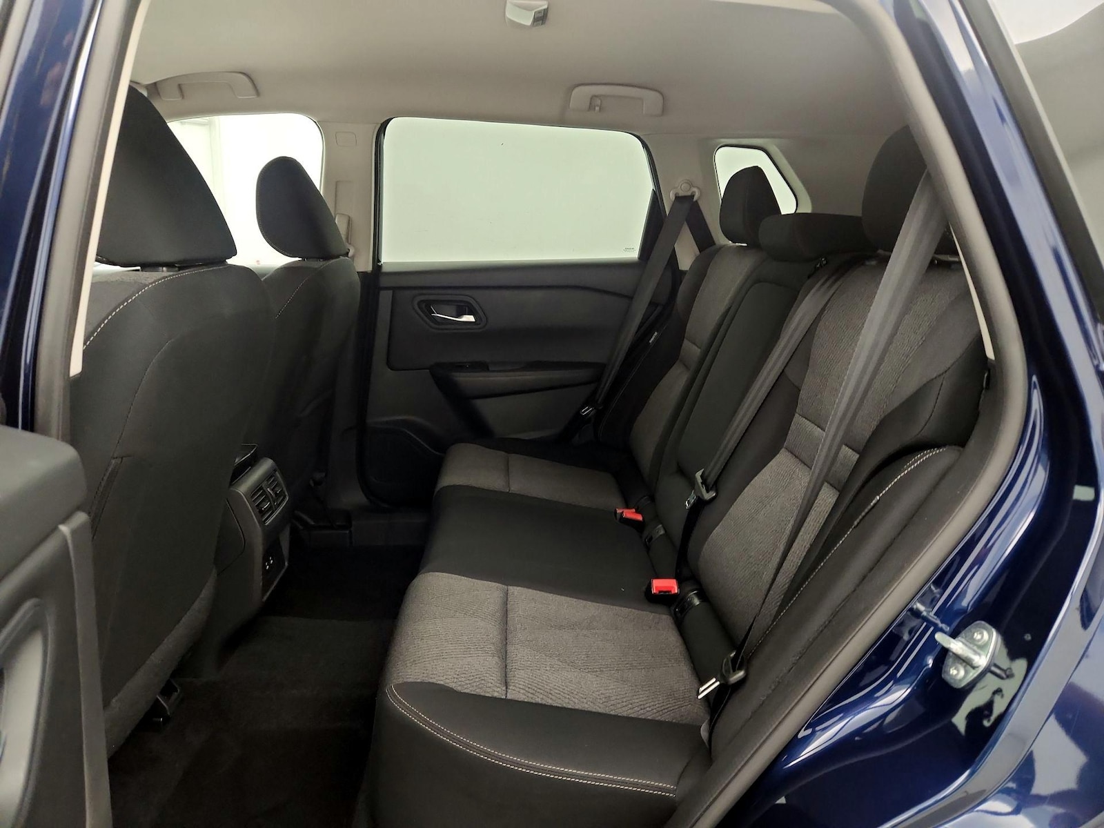 2025 Nissan Rogue SV - Photo 20