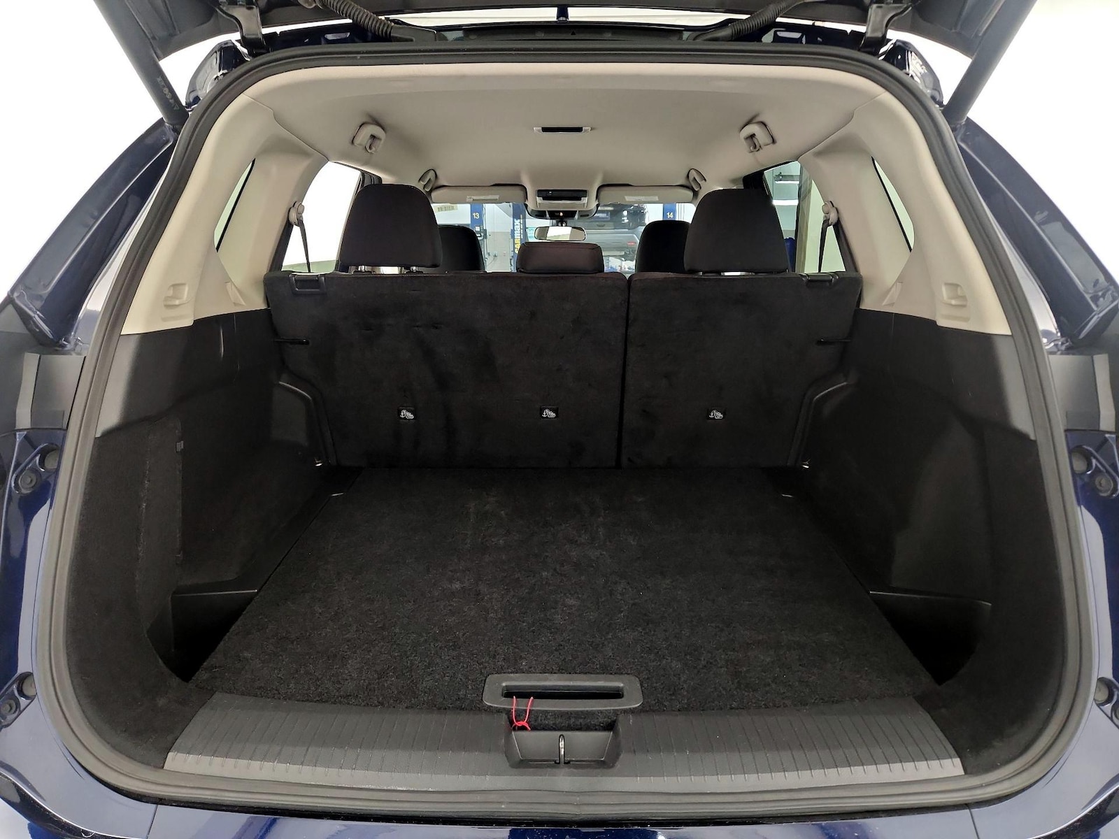 2025 Nissan Rogue SV - Photo 21