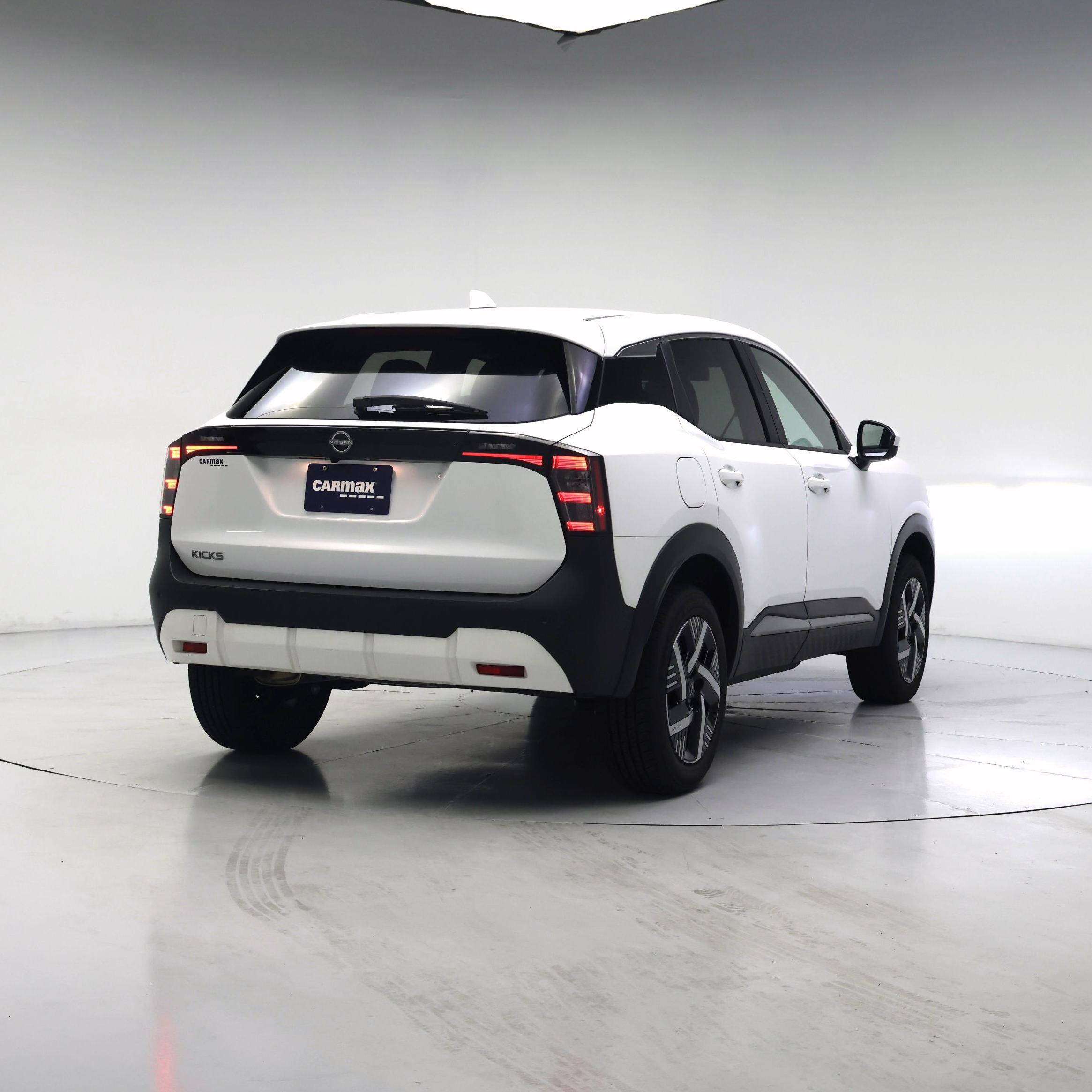 Thumbnail: 2025 Nissan Kicks - 8