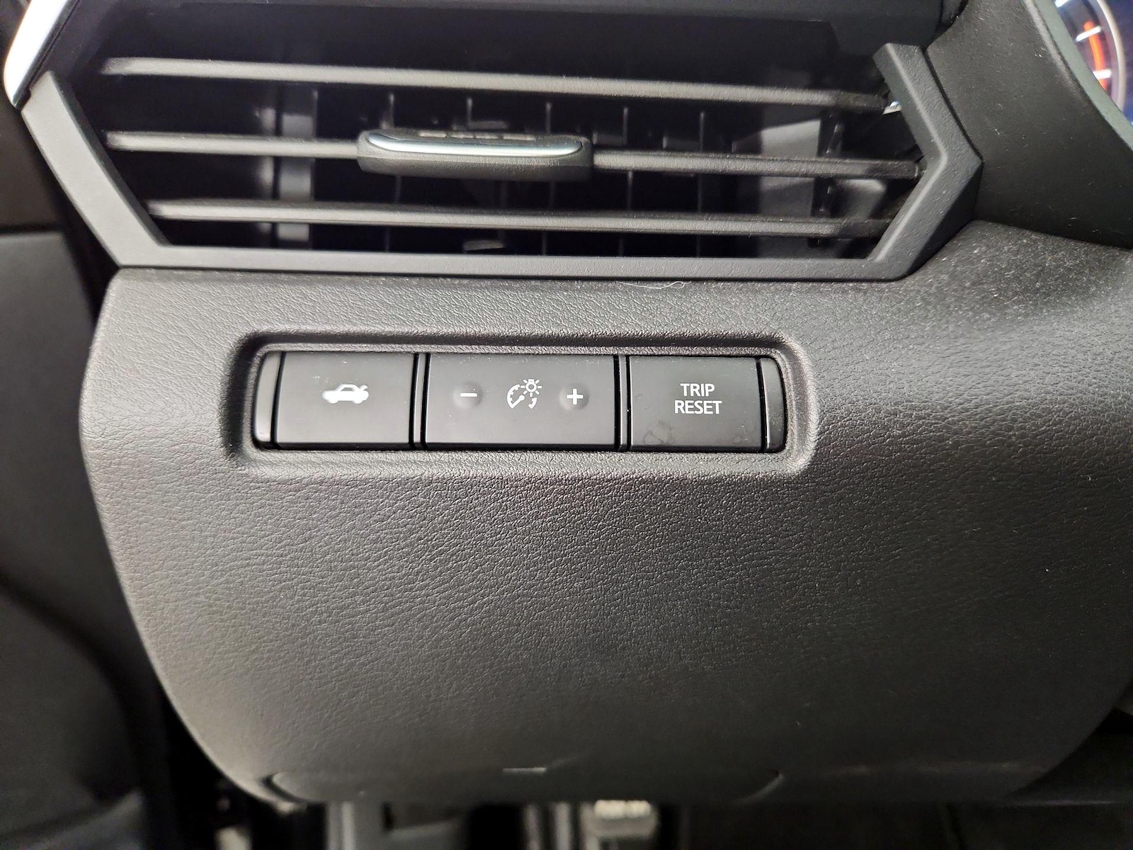 2025 Nissan Altima SV - Photo 14