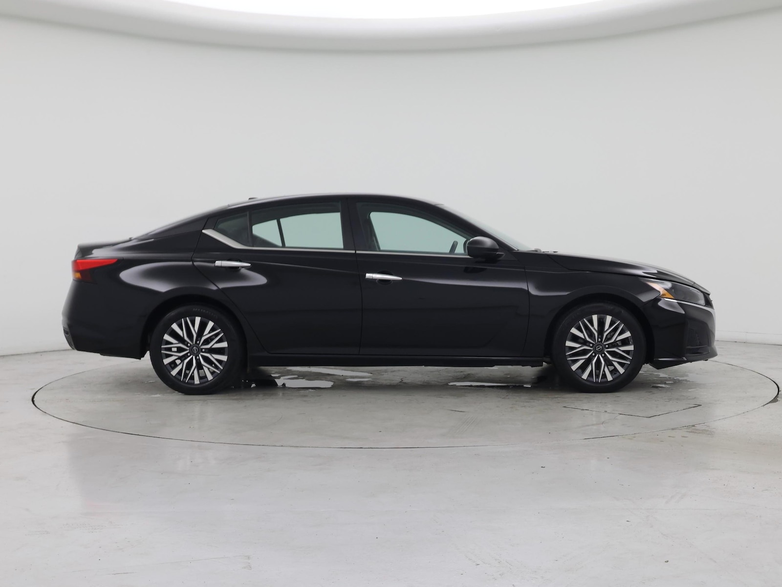 2025 Nissan Altima SV - Photo 8