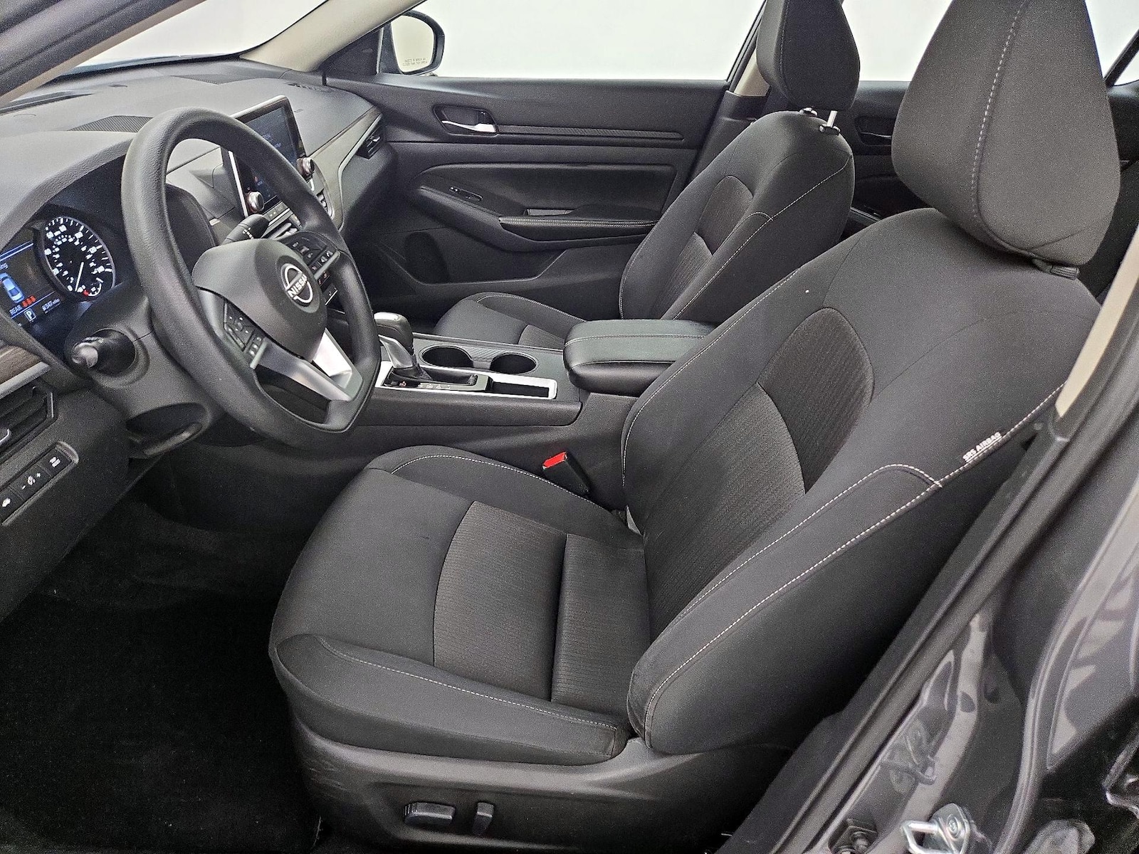 2025 Nissan Altima SV - Photo 12