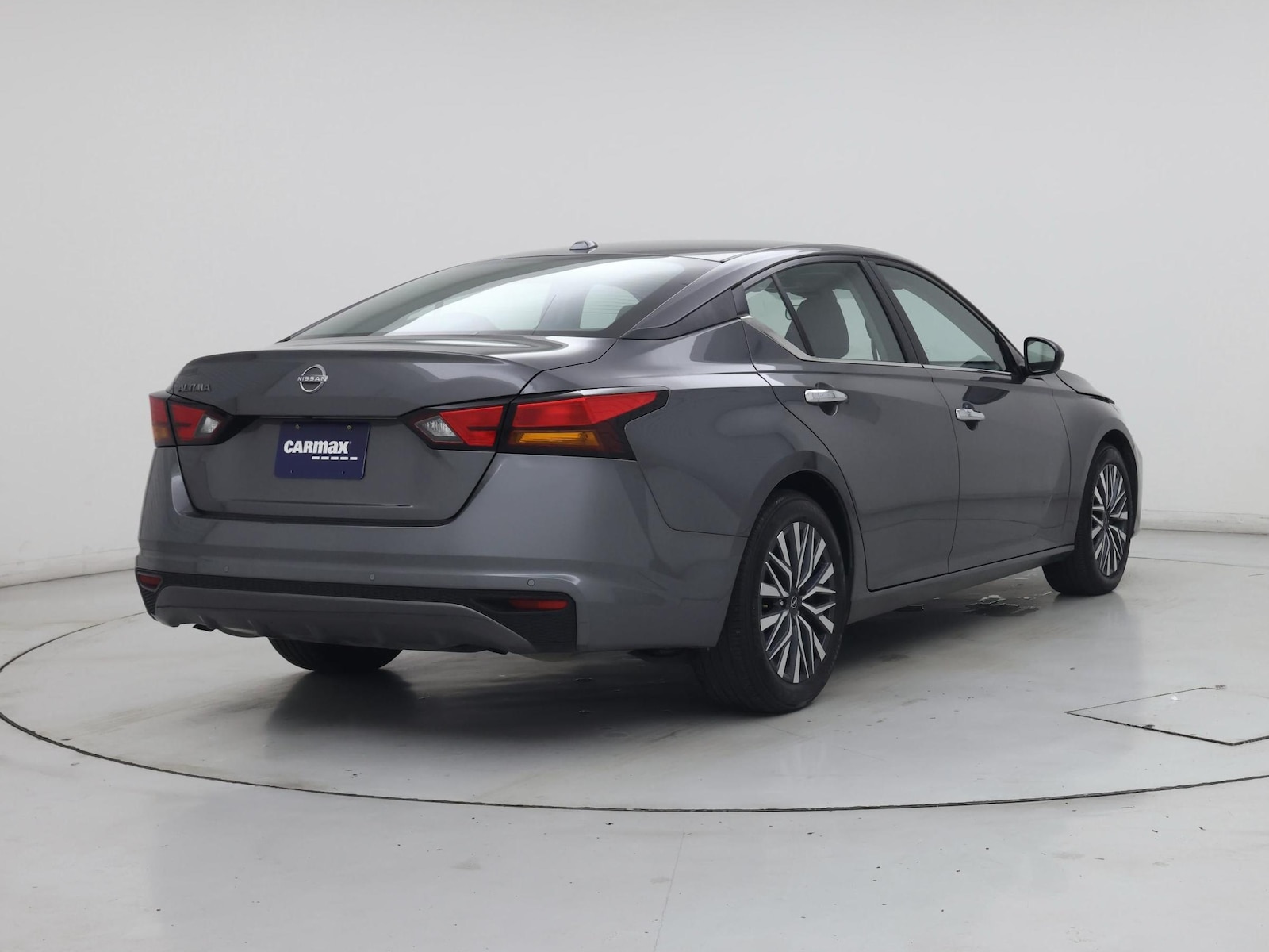 2025 Nissan Altima SV - Photo 9