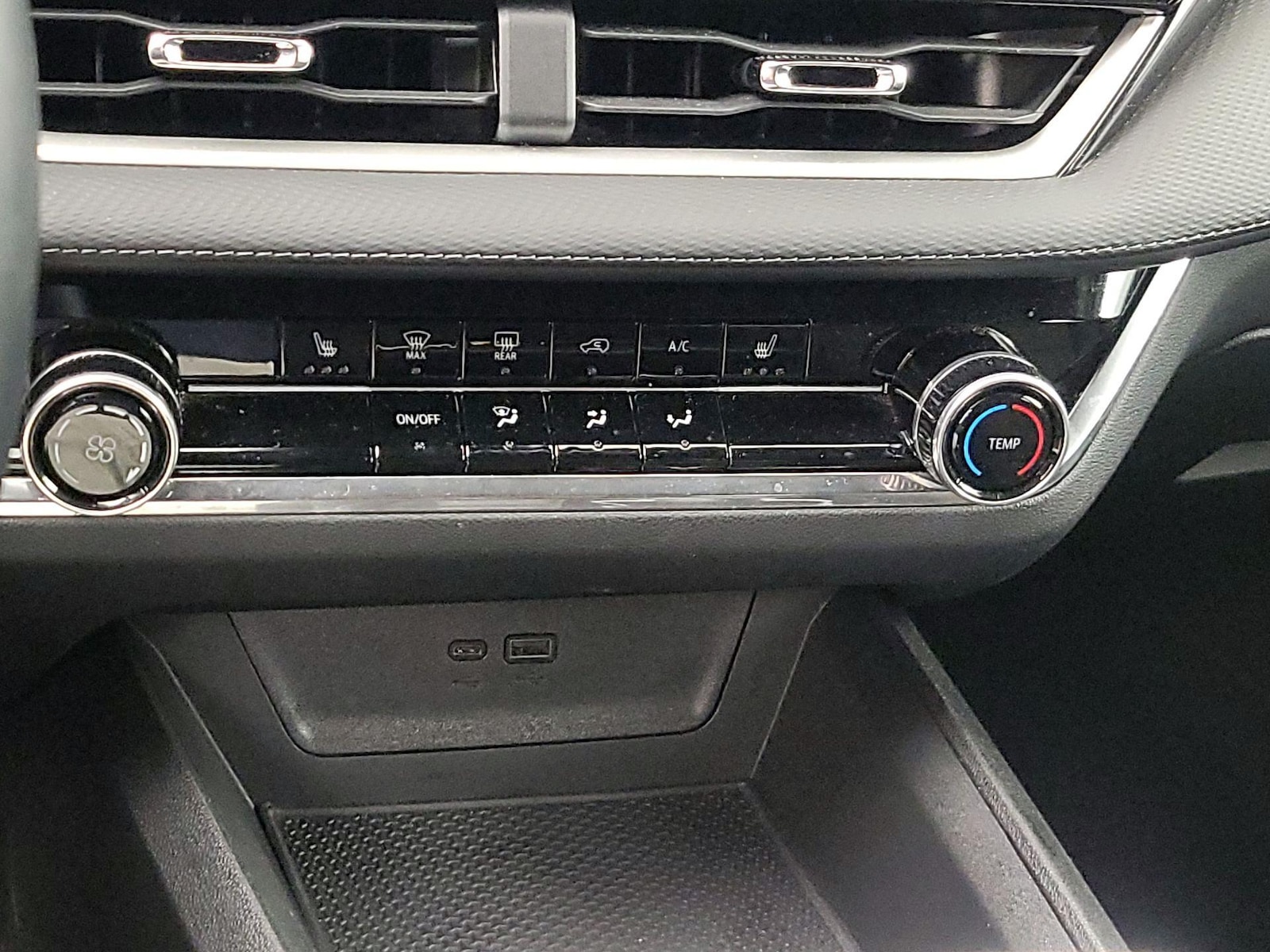 2025 Chevrolet Equinox LT - Photo 17