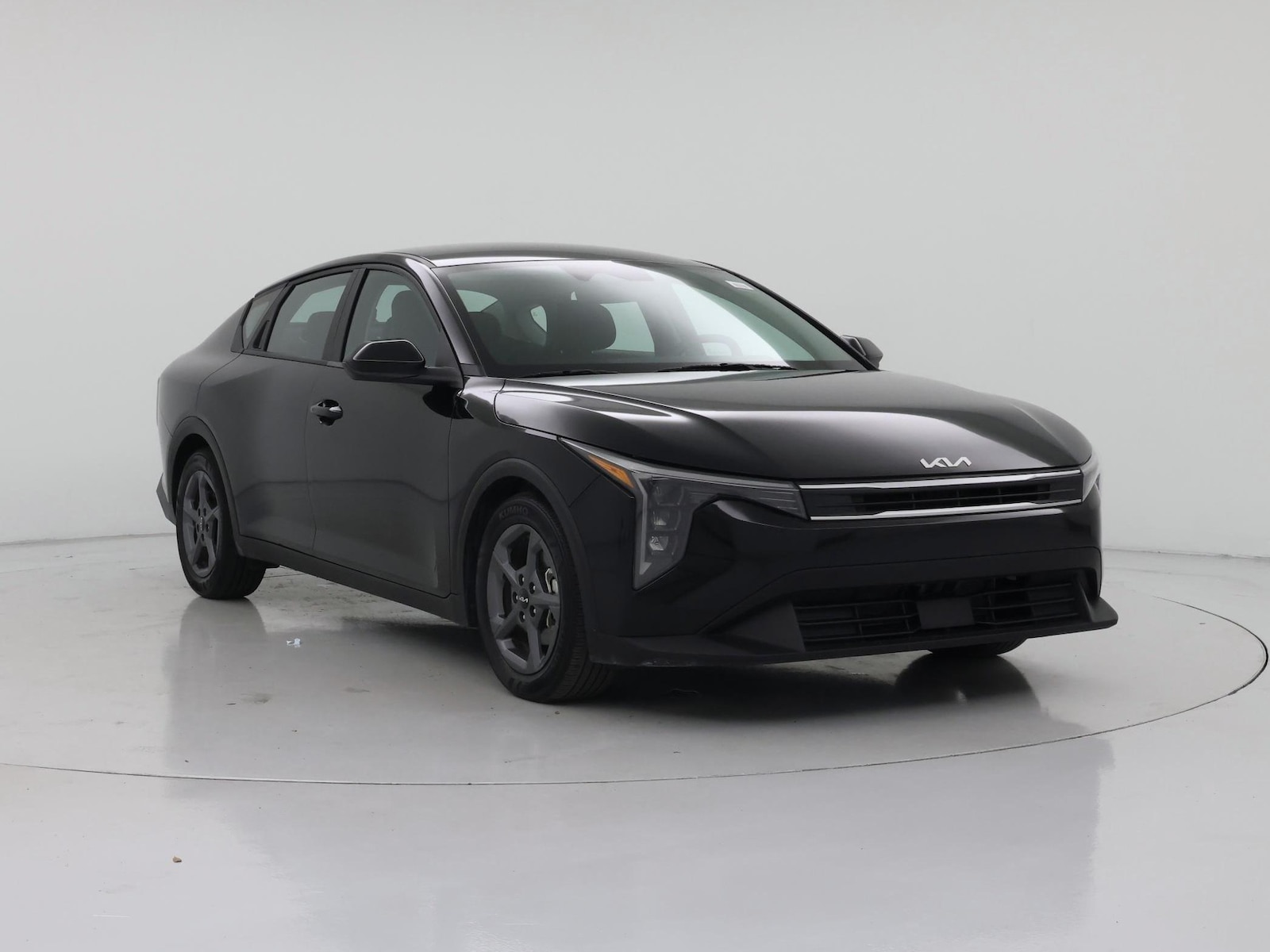 2025 Kia K4 LXS - Photo 2