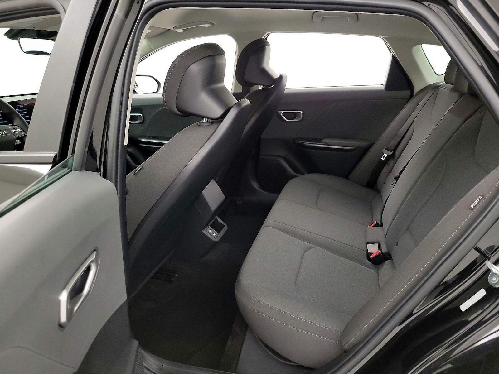 2025 Kia K4 LXS - Photo 20