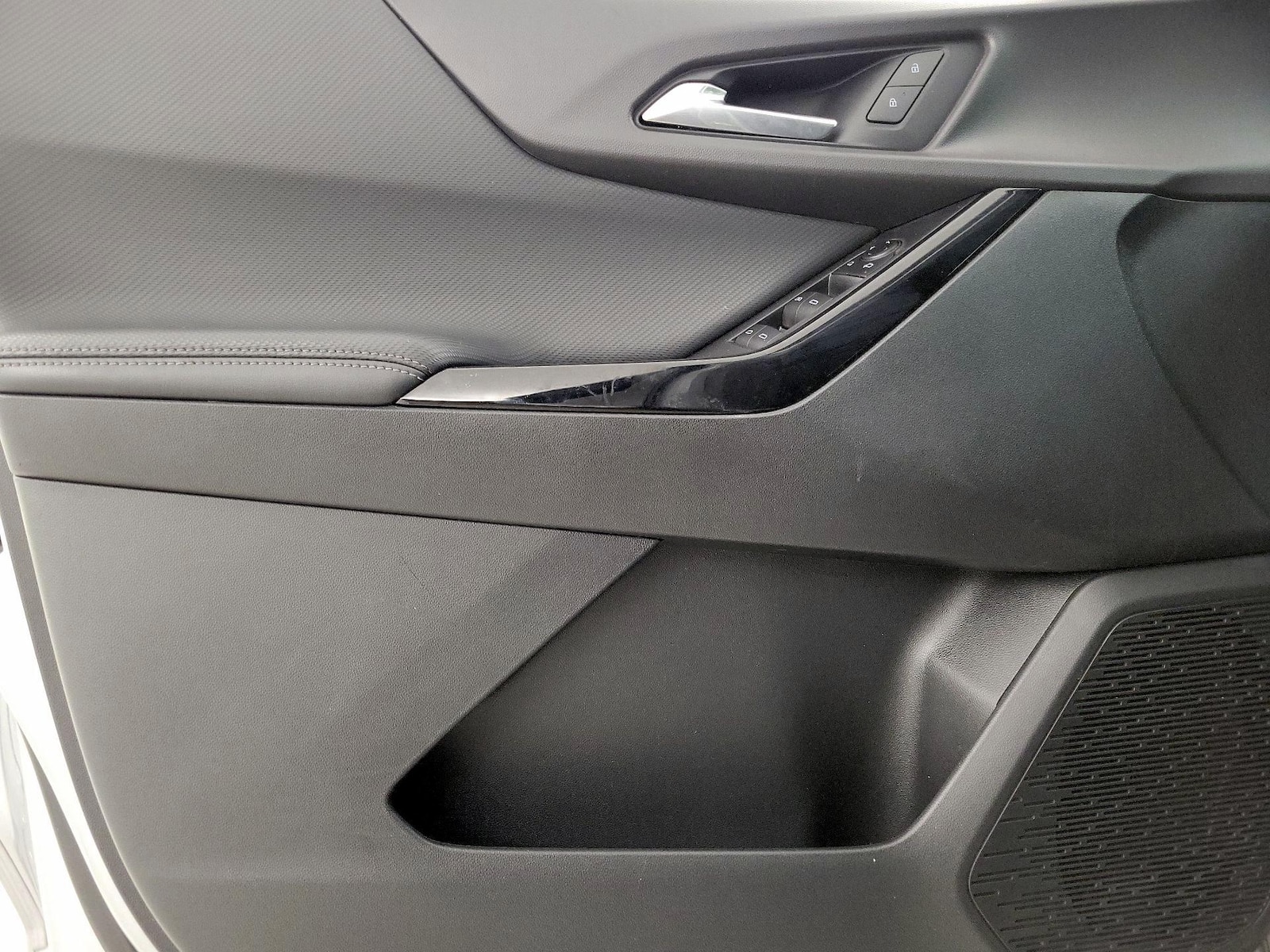 2025 Chevrolet Equinox LT - Photo 13