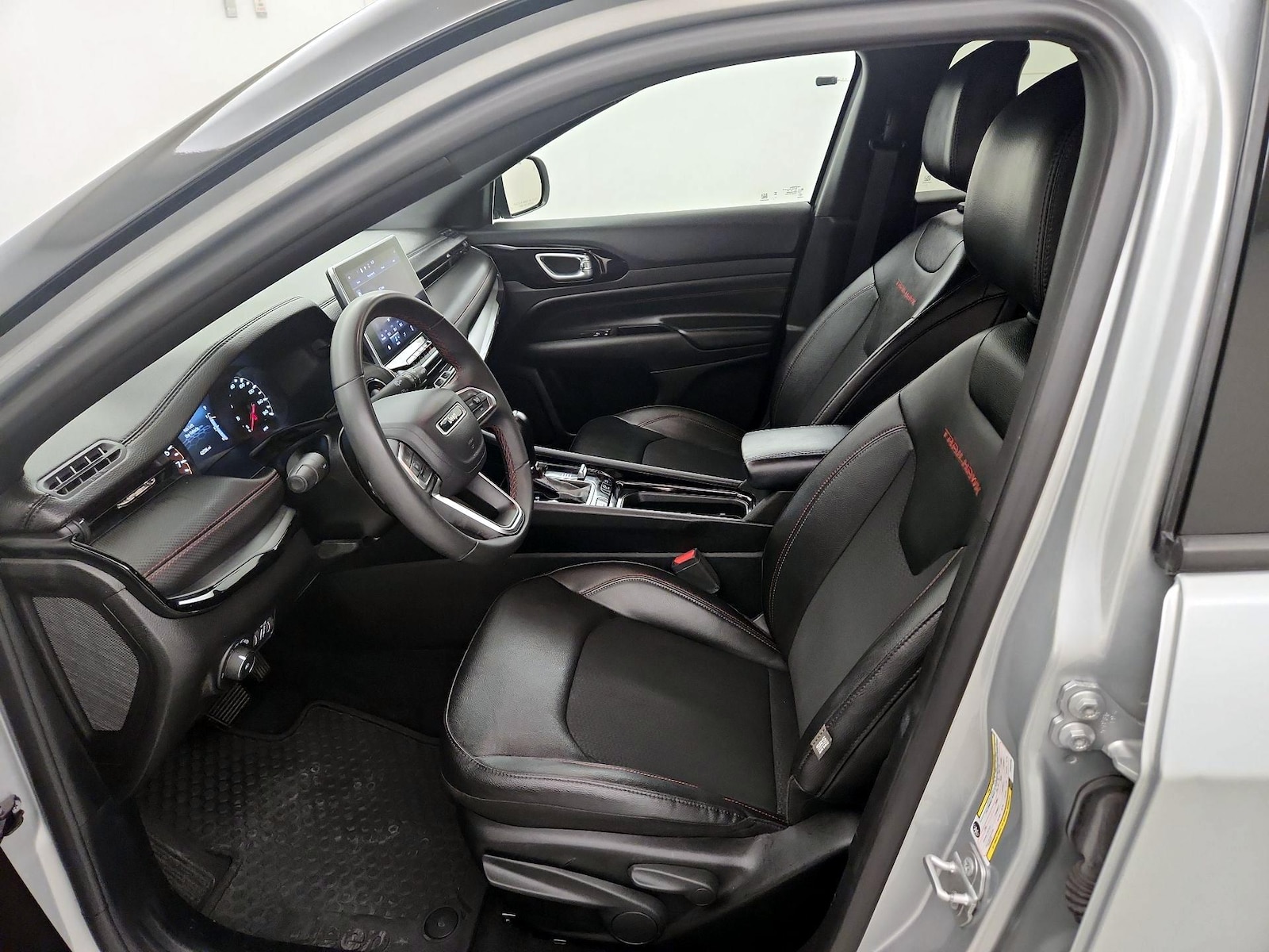 2025 Jeep Compass Trailhawk - Photo 12