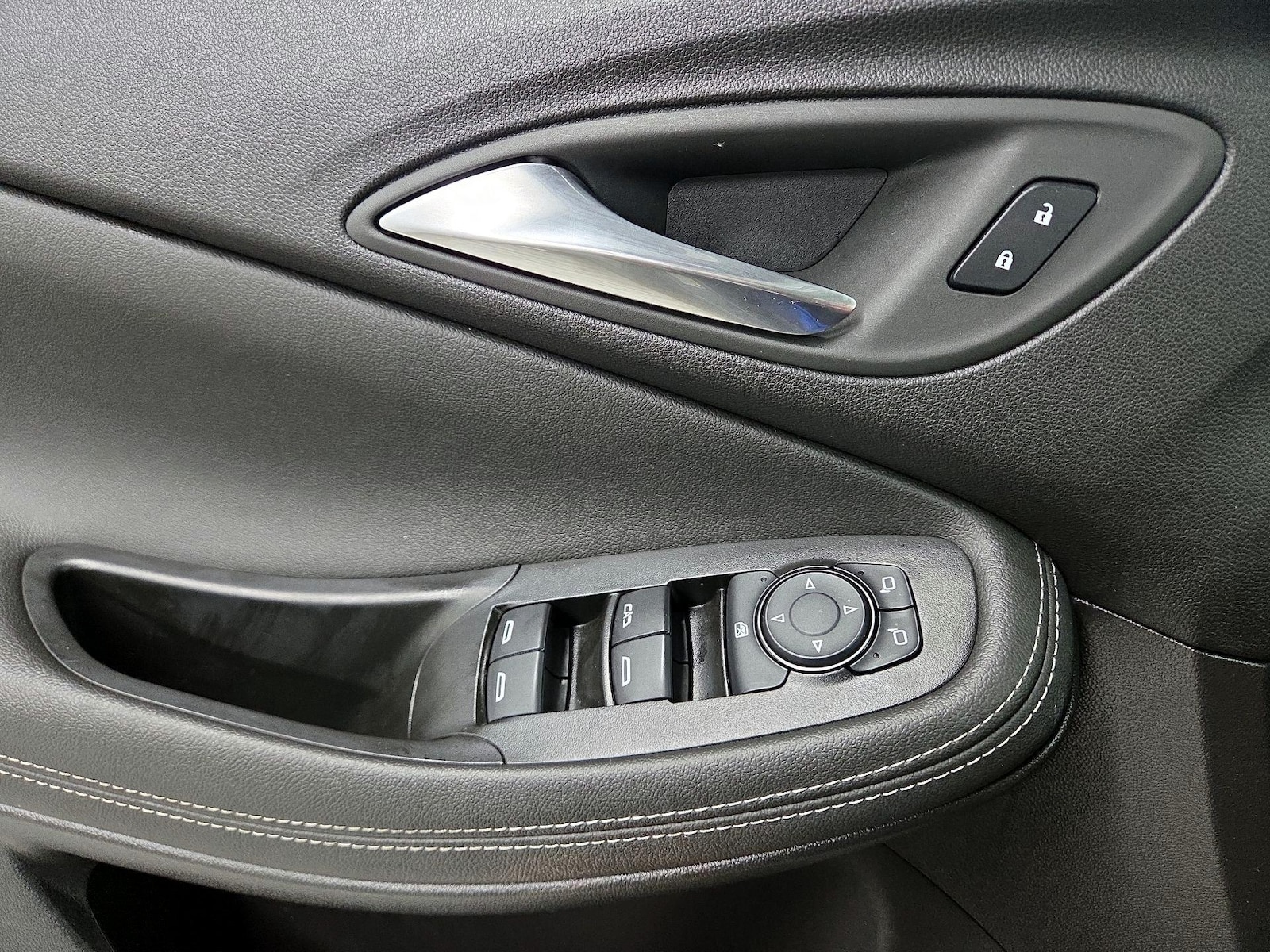 2025 Buick Encore GX Preferred - Photo 13
