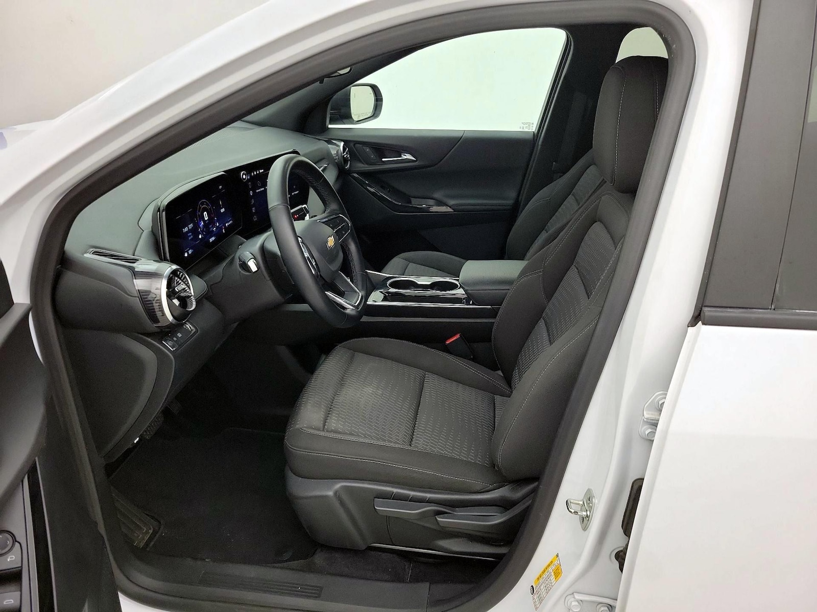 2025 Chevrolet Equinox LT - Photo 12