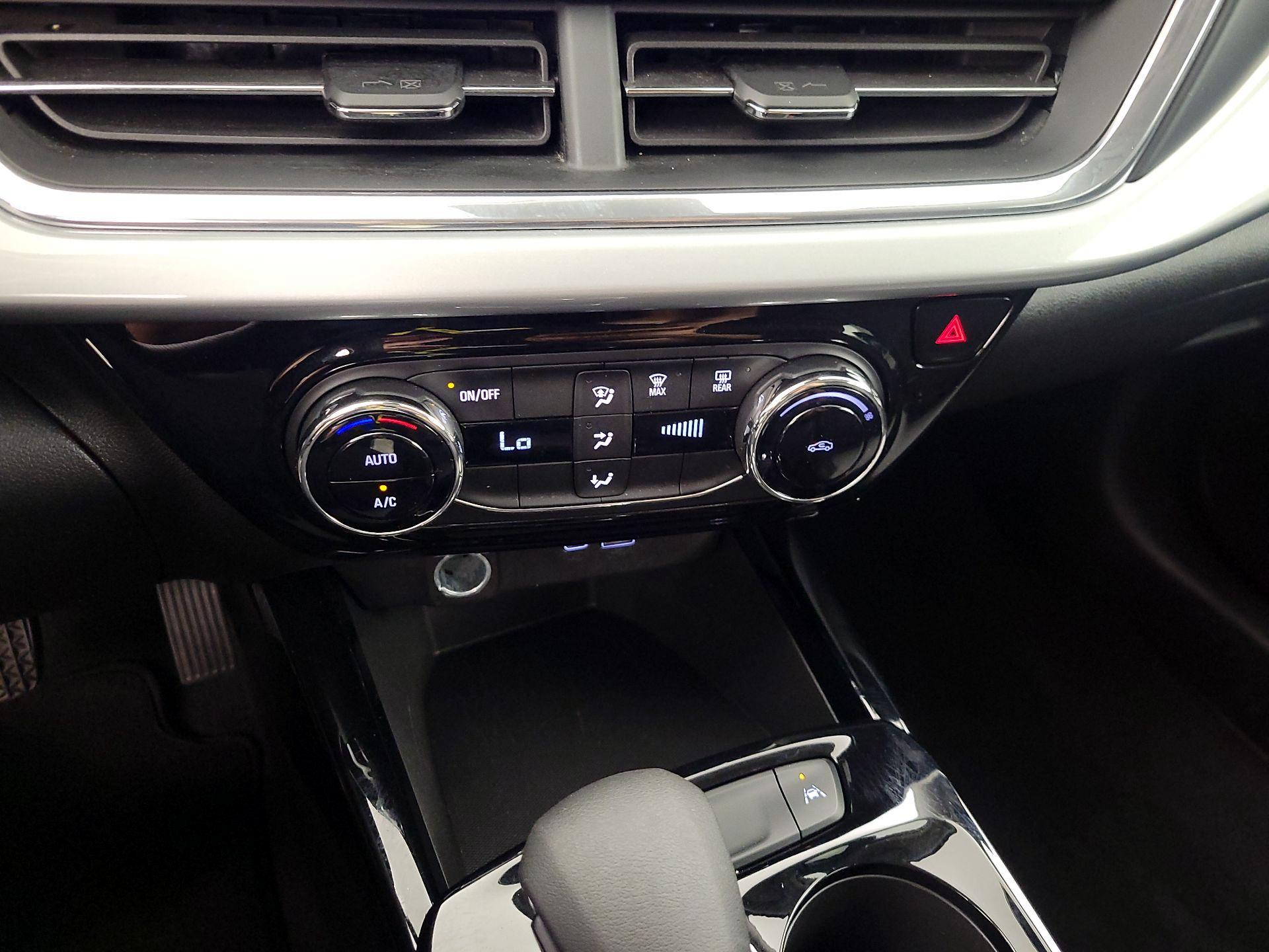 Thumbnail: 2025 Chevrolet Trax - 16
