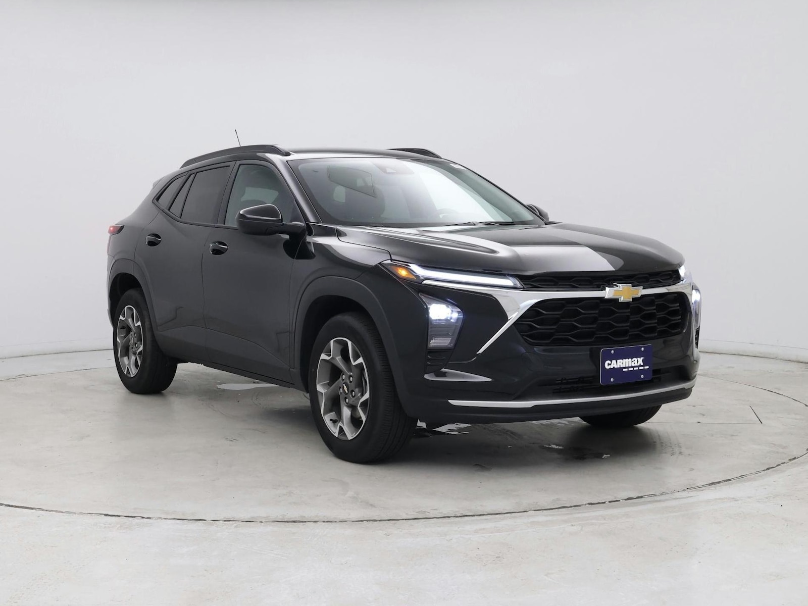 2025 Chevrolet Trax LT - Photo 2