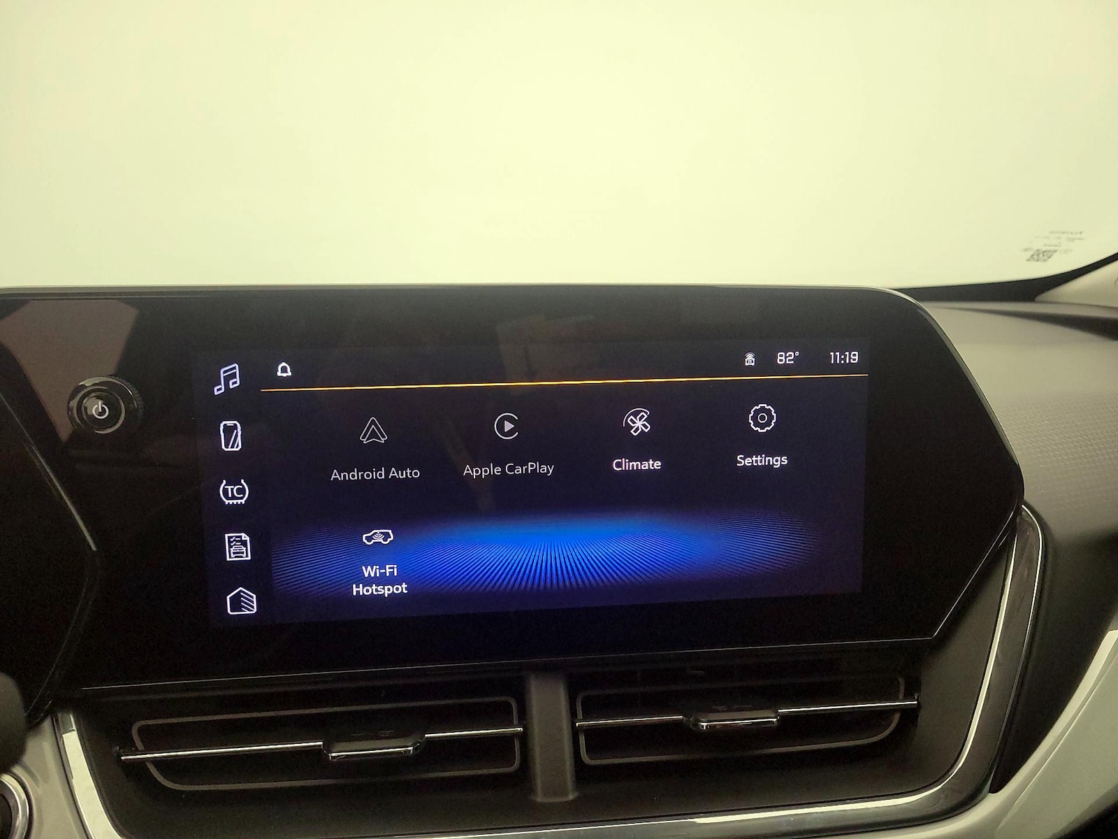 2025 Chevrolet Trax LT - Photo 16