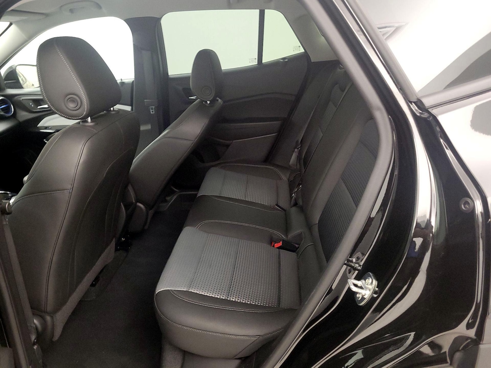 2025 Chevrolet Trax LT - Photo 19