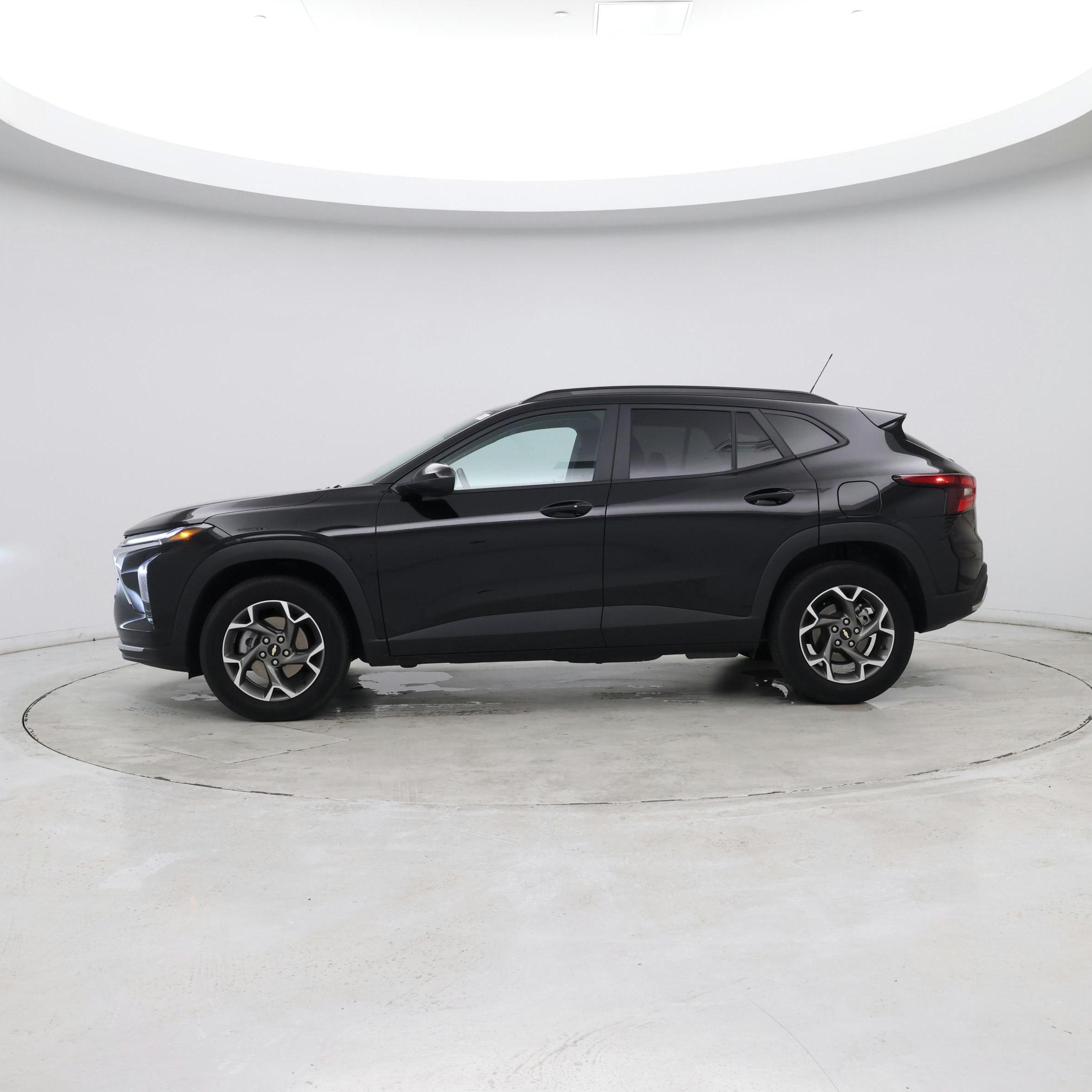 Thumbnail: 2025 Chevrolet Trax - 2
