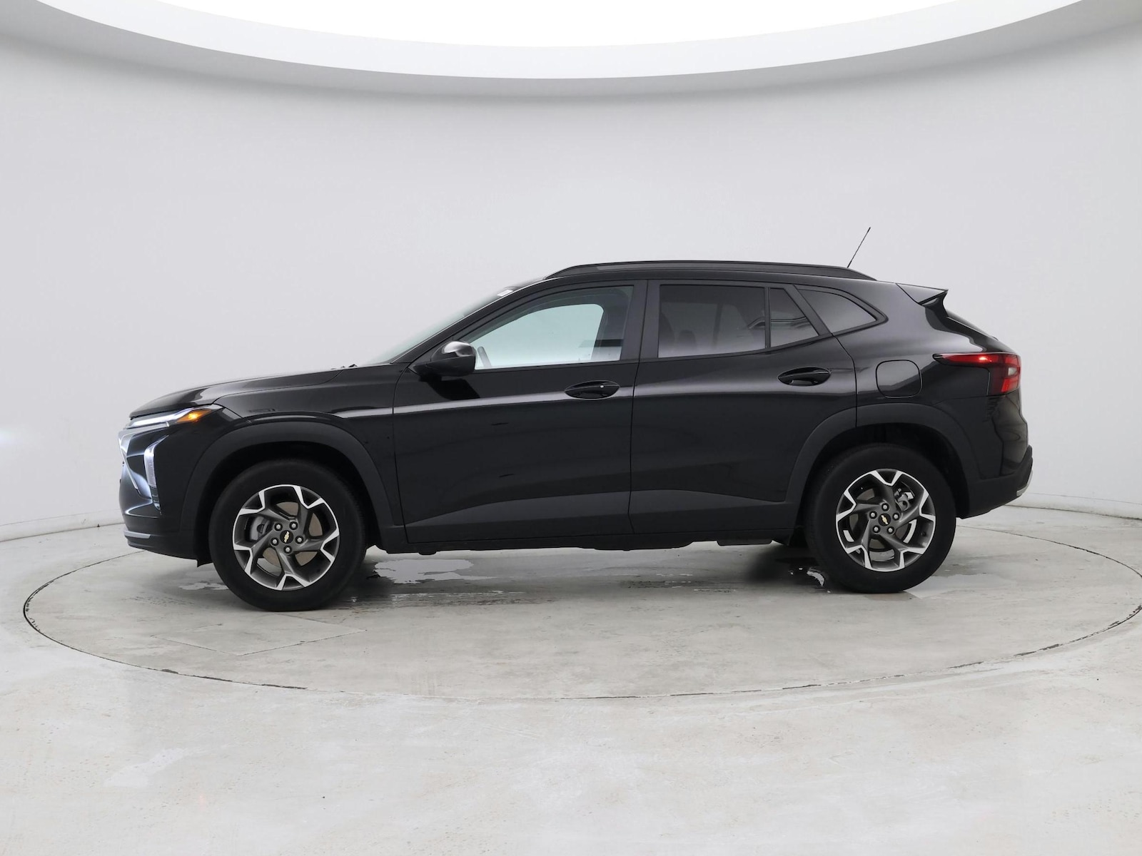 2025 Chevrolet Trax LT - Photo 3
