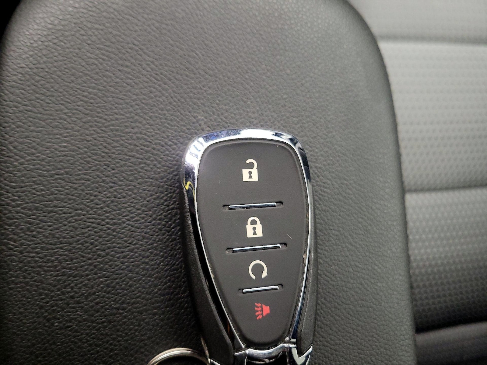 2025 Chevrolet Trax LT - Photo 22