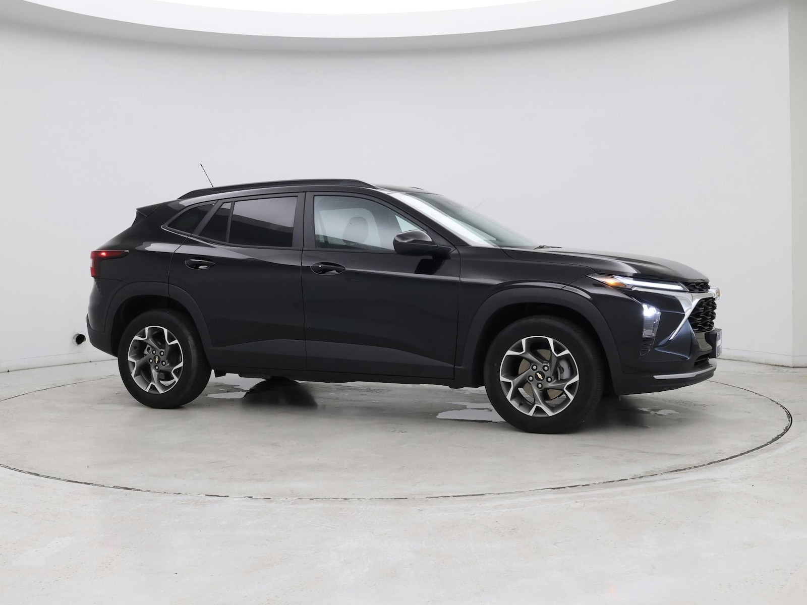 2025 Chevrolet Trax LT - Photo 8