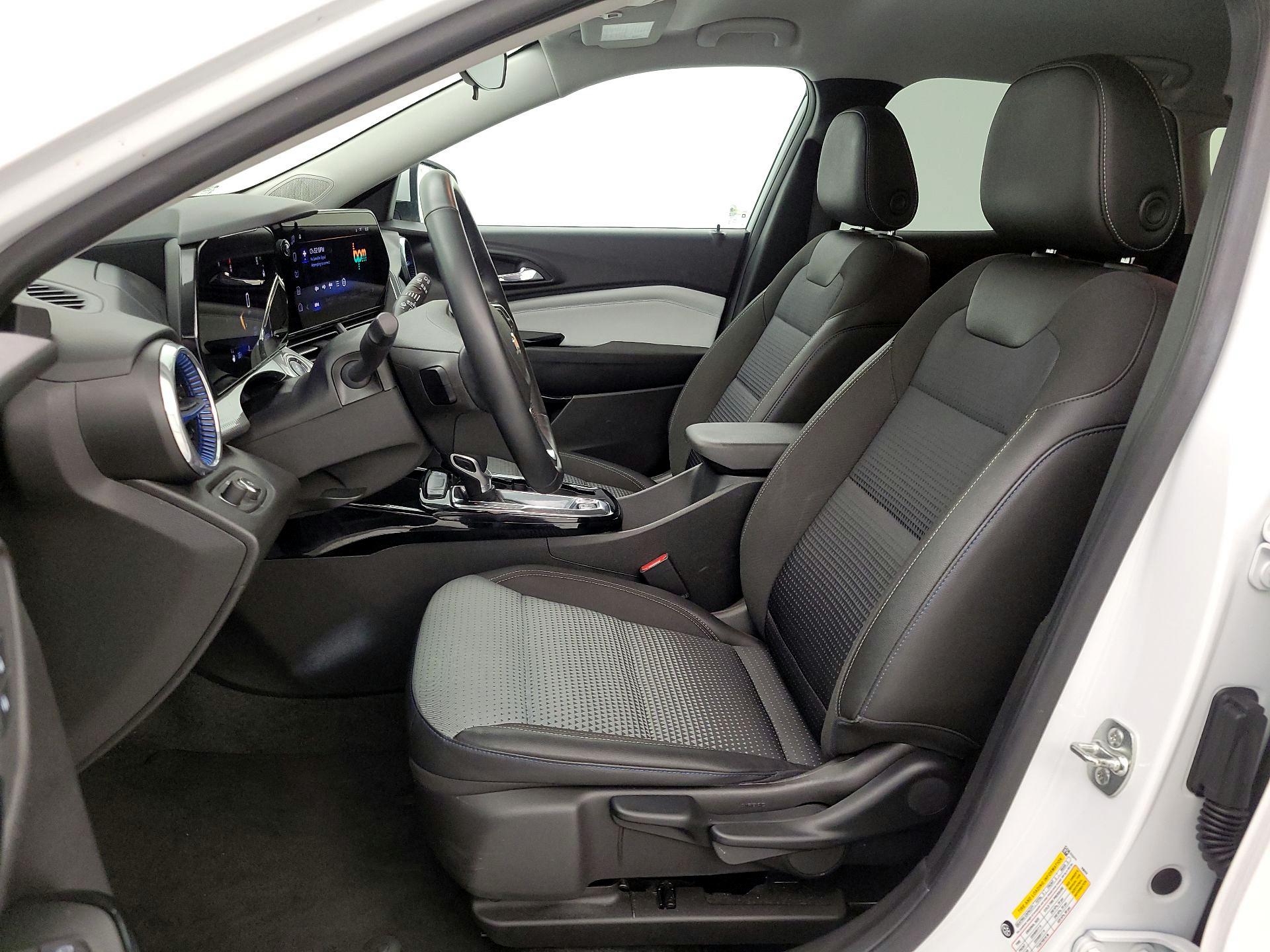 Thumbnail: 2025 Chevrolet Trax - 11