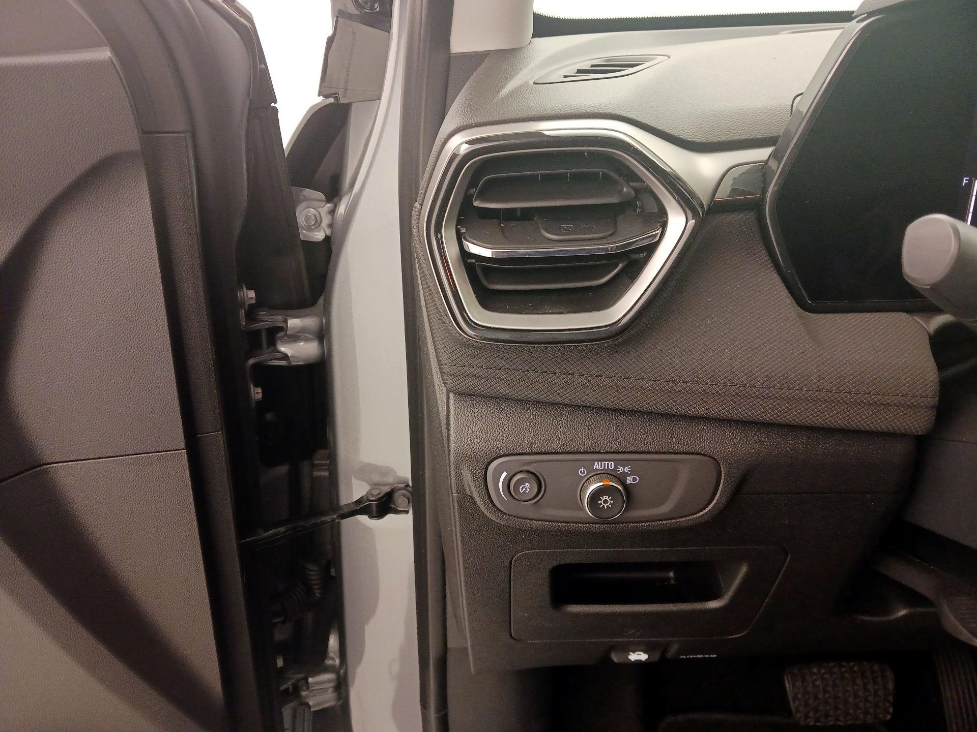 Thumbnail: 2025 Chevrolet TrailBlazer - 13
