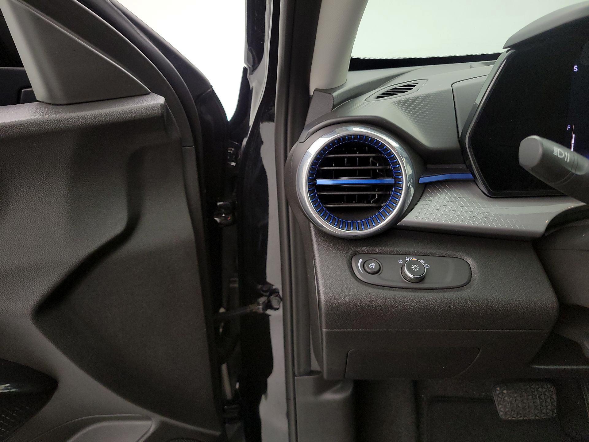 Thumbnail: 2025 Chevrolet Trax - 13
