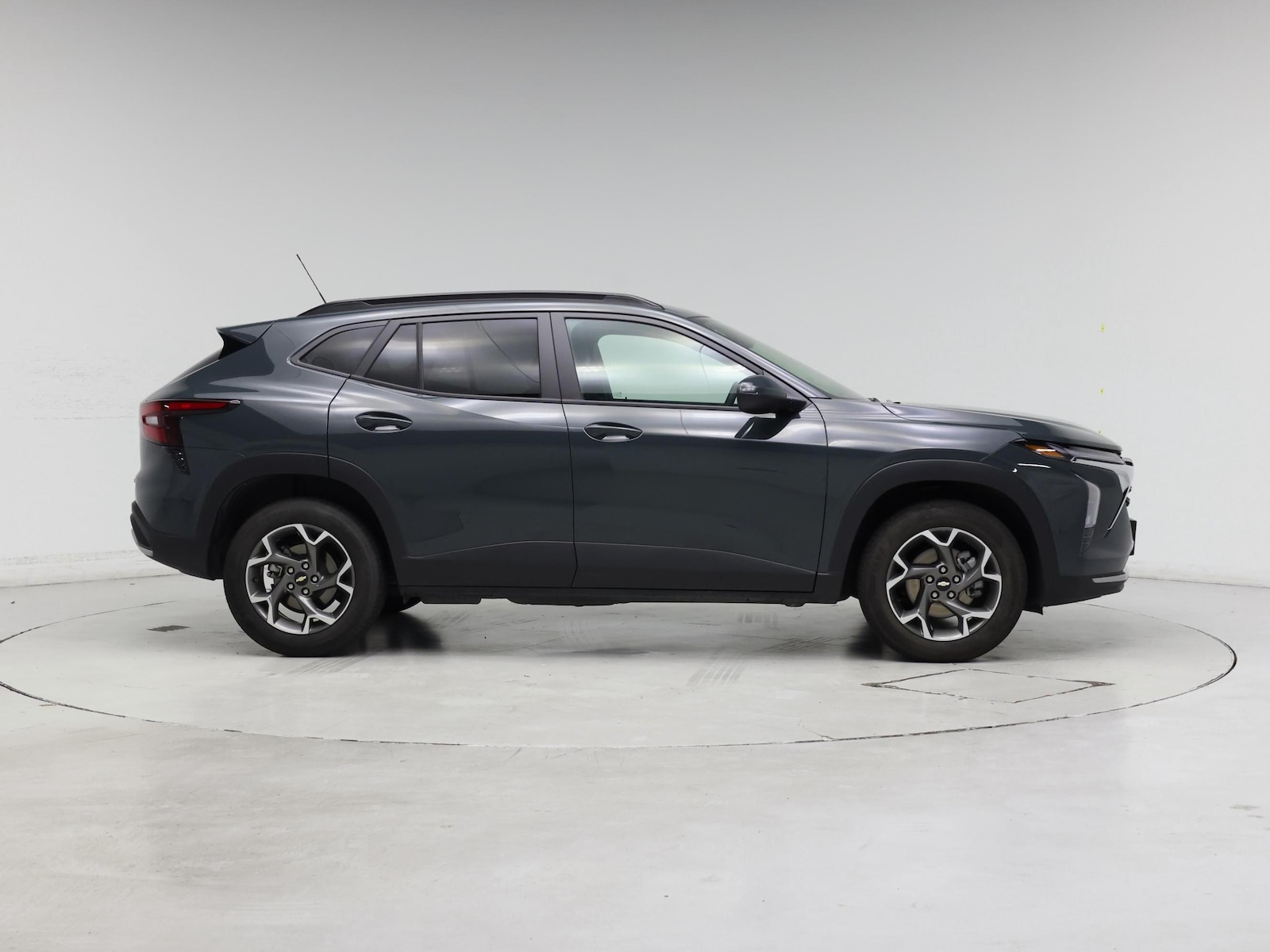 2025 Chevrolet Trax LT - Photo 8