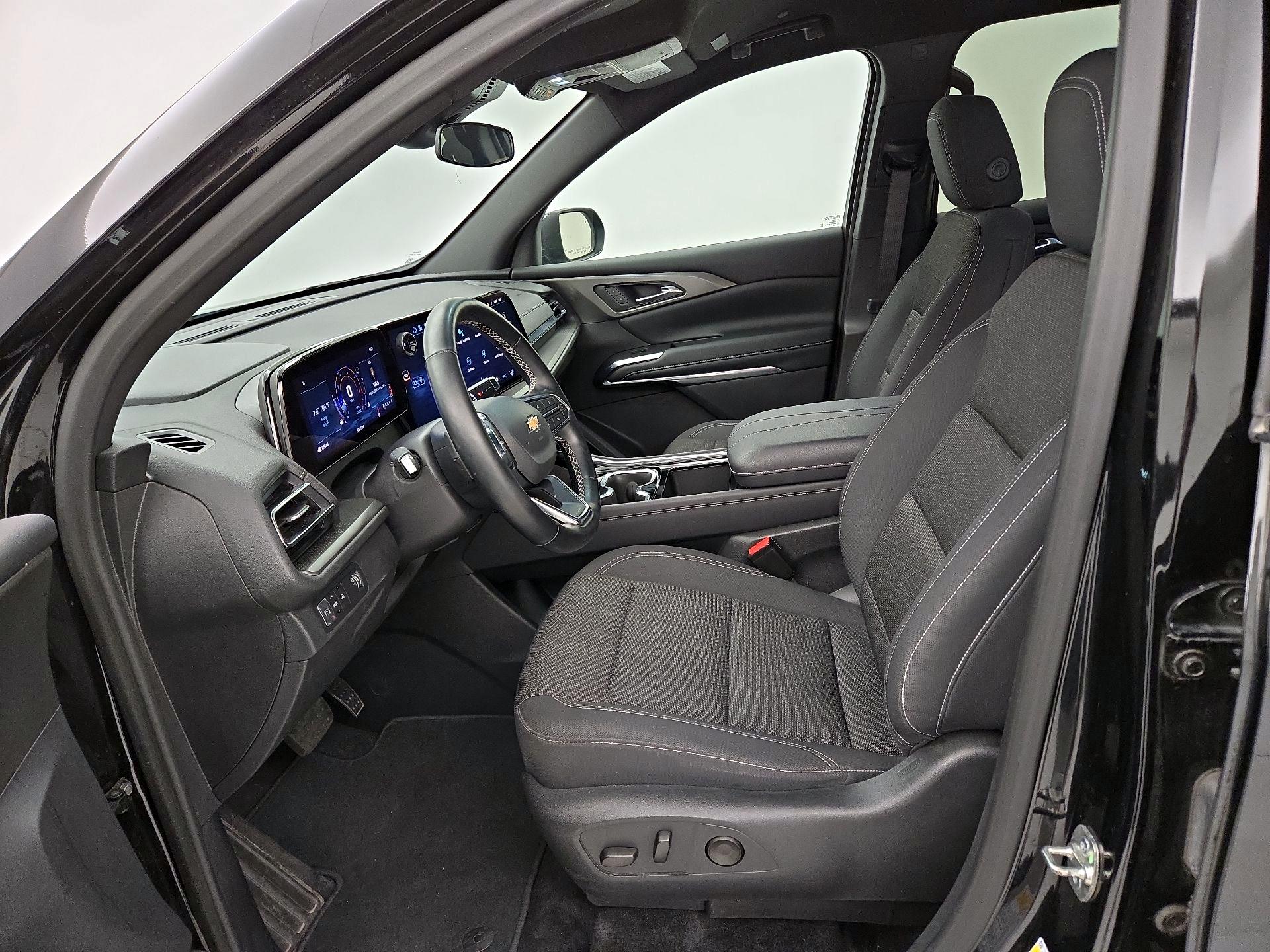 Thumbnail: 2025 Chevrolet Traverse - 11