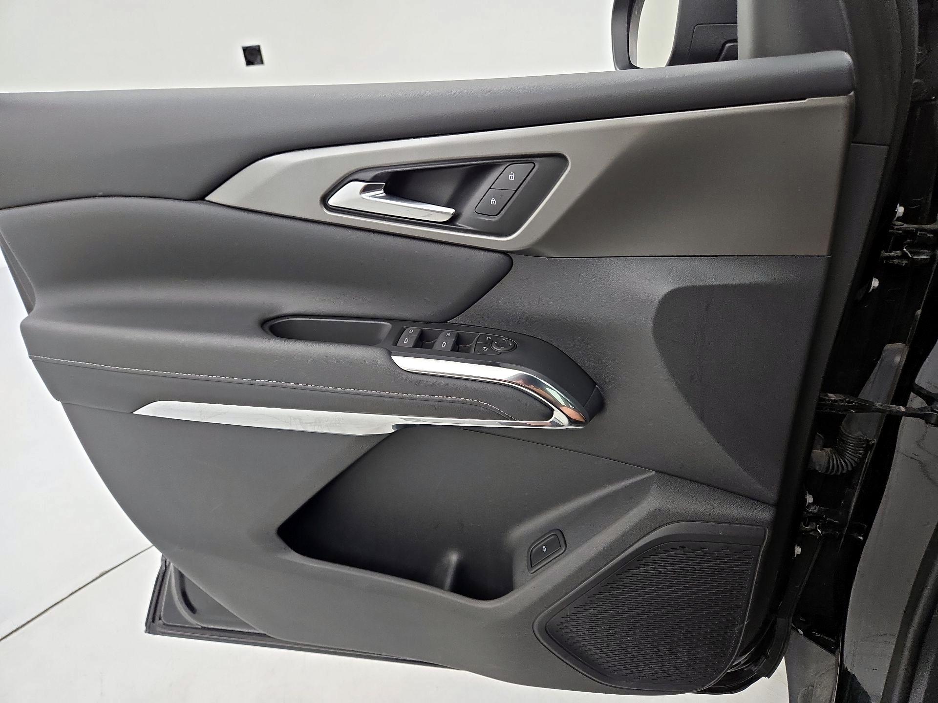 Thumbnail: 2025 Chevrolet Traverse - 12