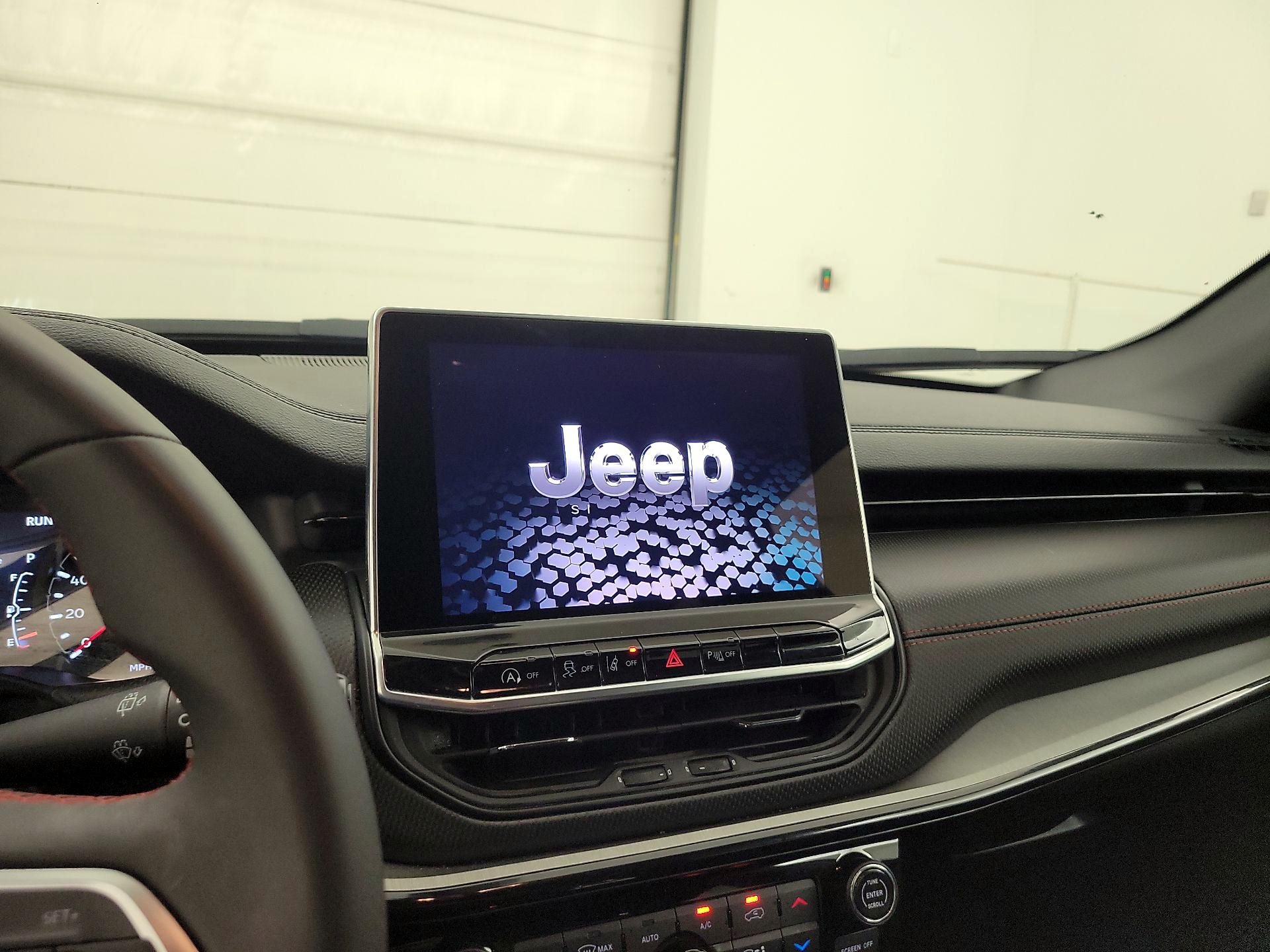 Thumbnail: 2025 Jeep Compass - 14