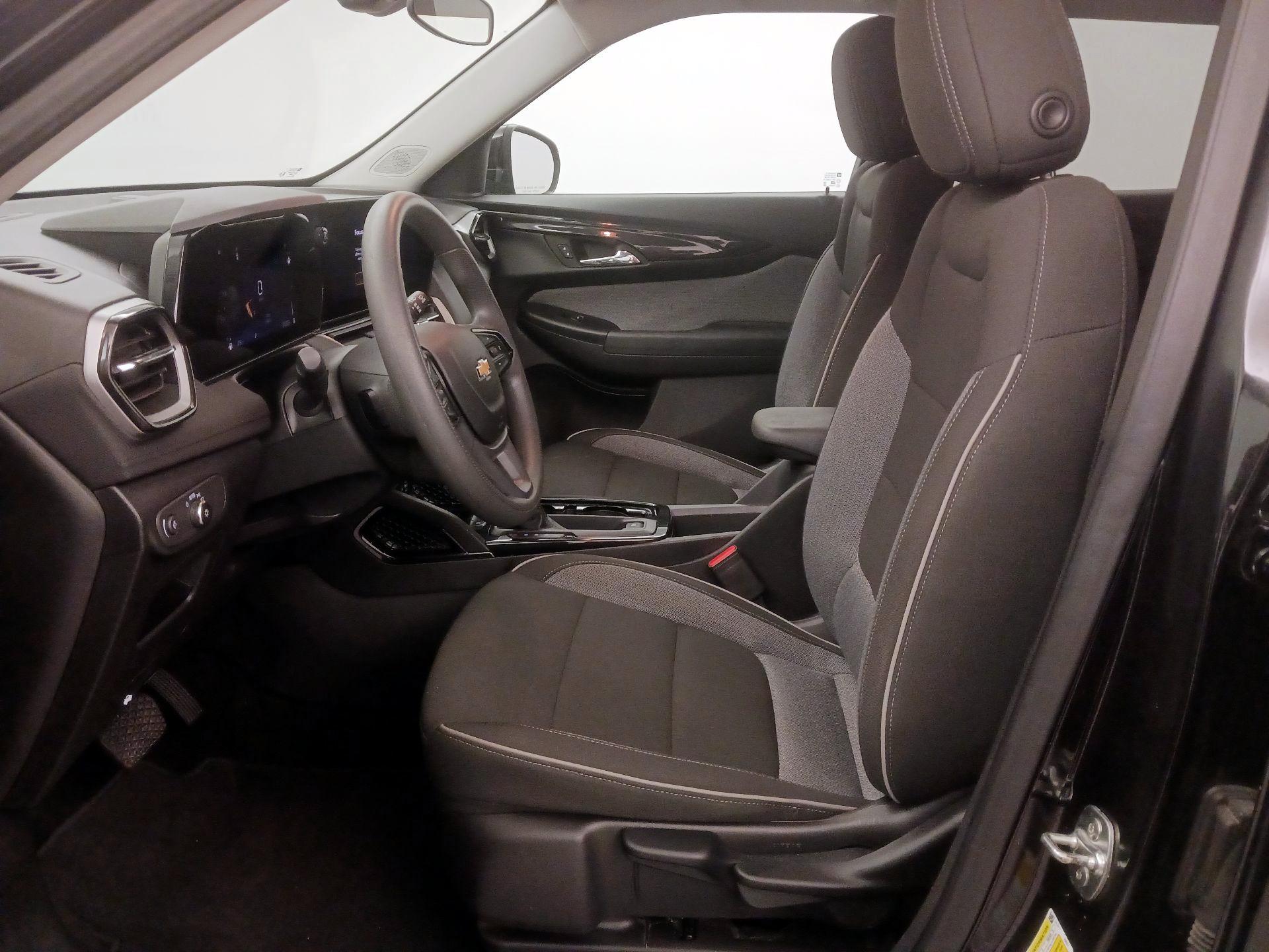 Thumbnail: 2025 Chevrolet TrailBlazer - 11