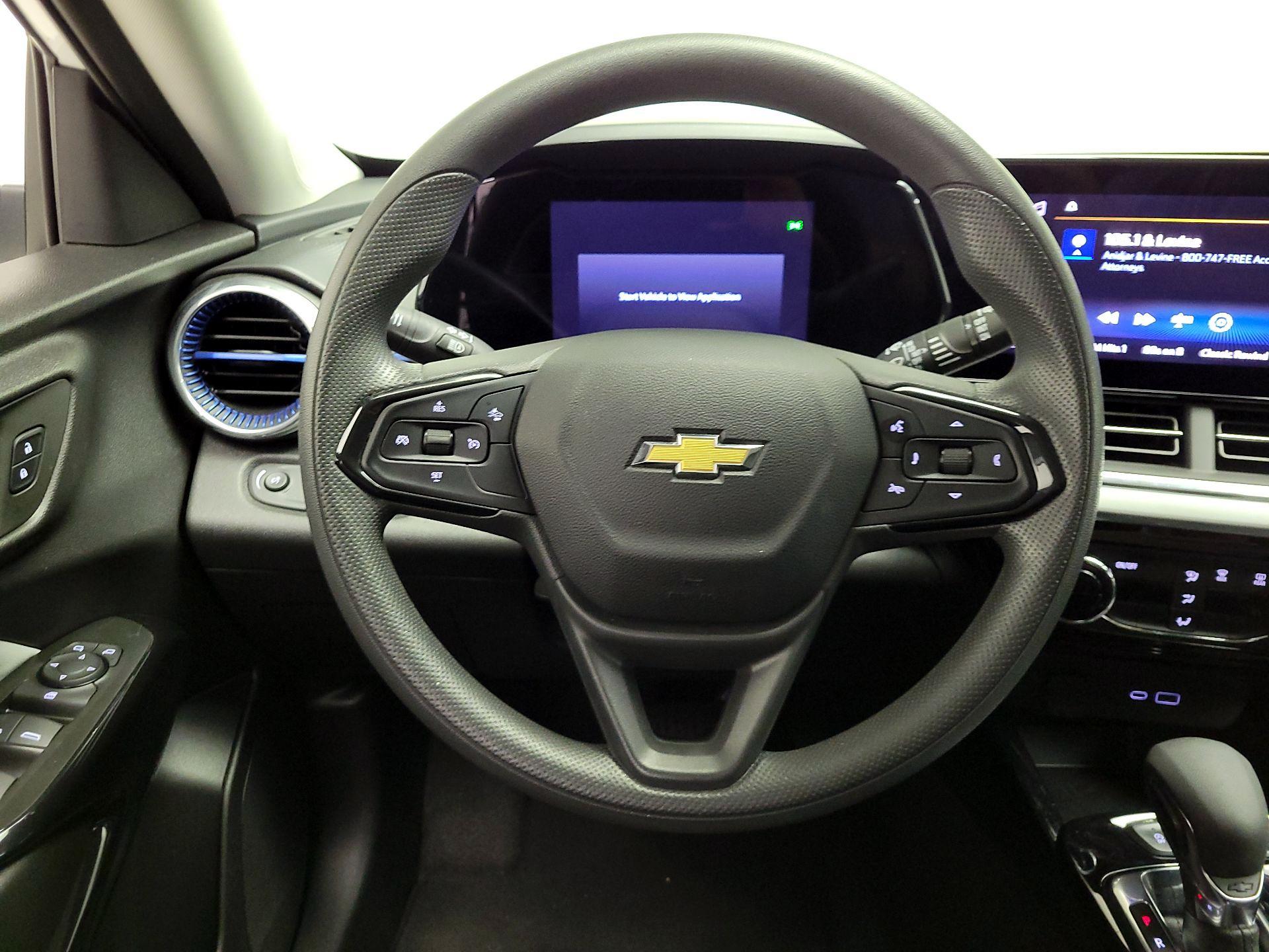 Thumbnail: 2025 Chevrolet Trax - 10