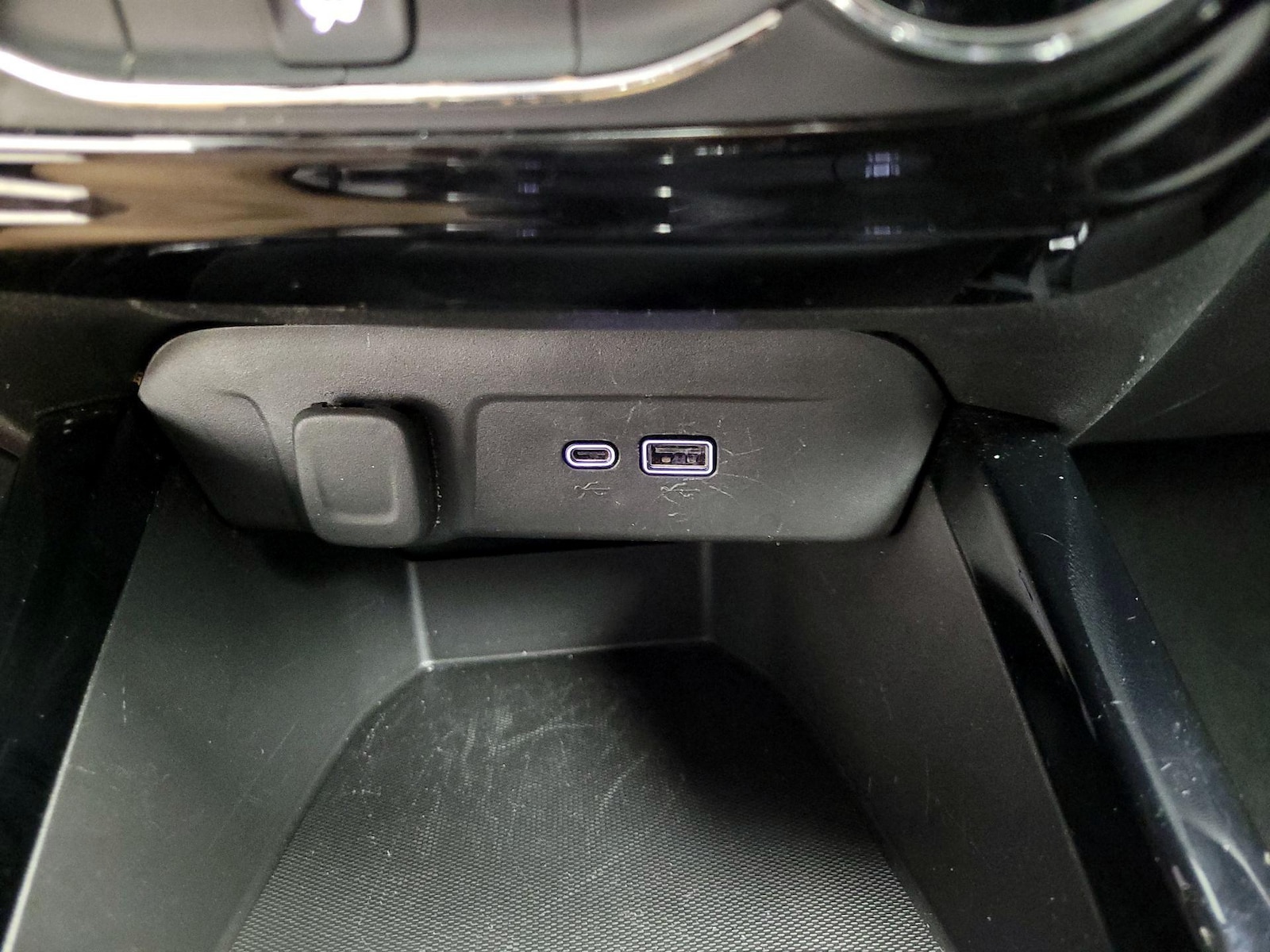 2025 Chevrolet Trax LT - Photo 20