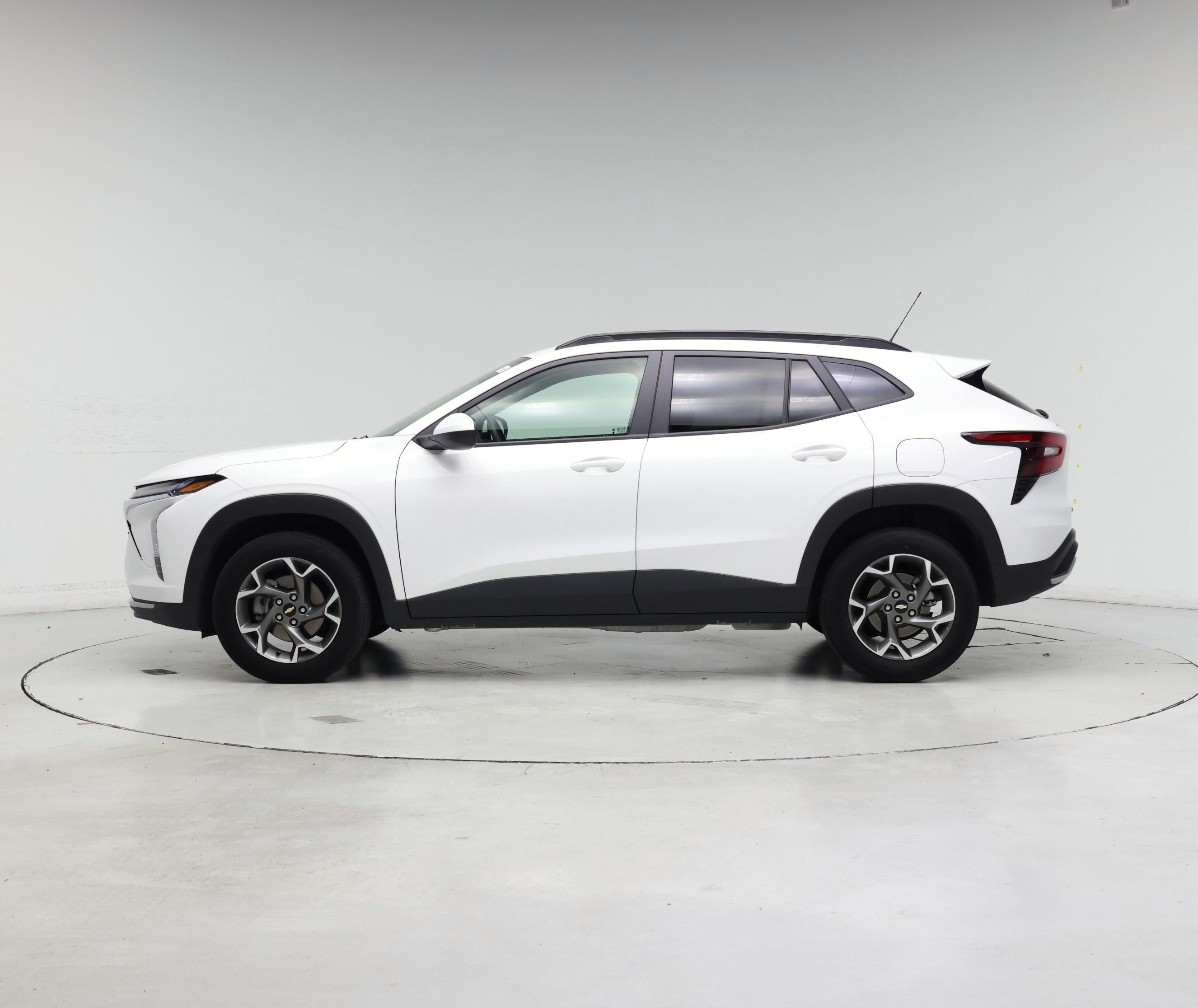 Thumbnail: 2025 Chevrolet Trax - 3