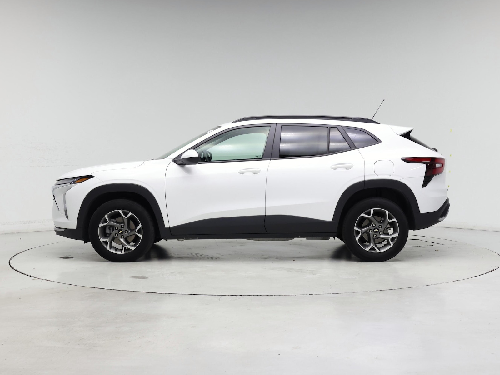 2025 Chevrolet Trax LT - Photo 4