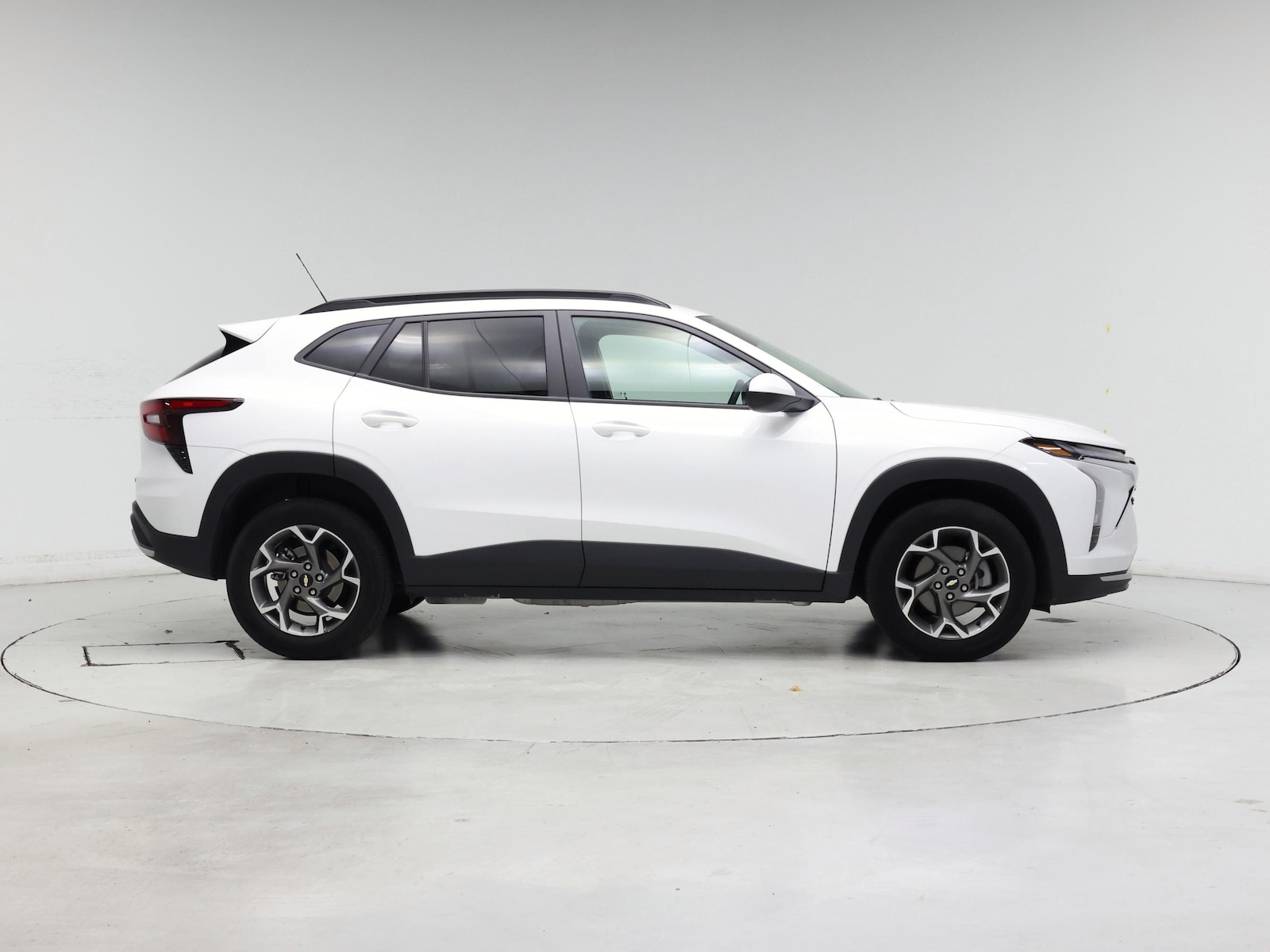 2025 Chevrolet Trax LT - Photo 8