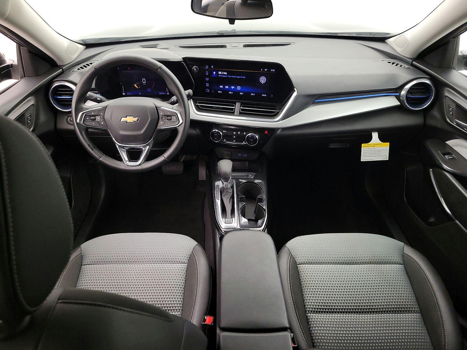 Thumbnail: 2025 Chevrolet Trax - 9