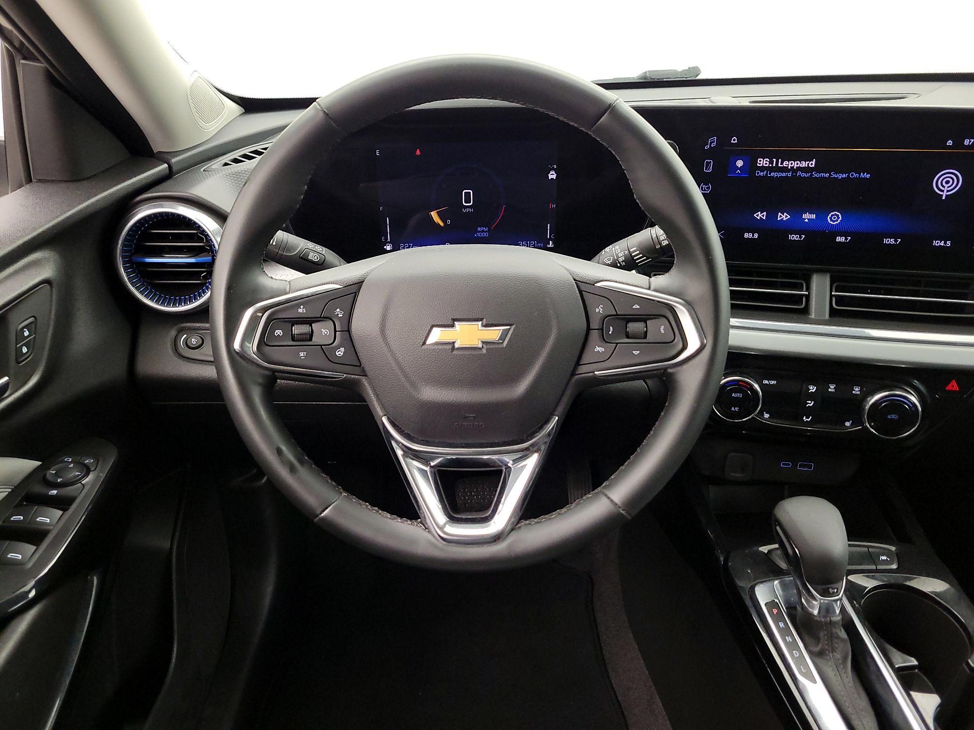 Thumbnail: 2025 Chevrolet Trax - 10