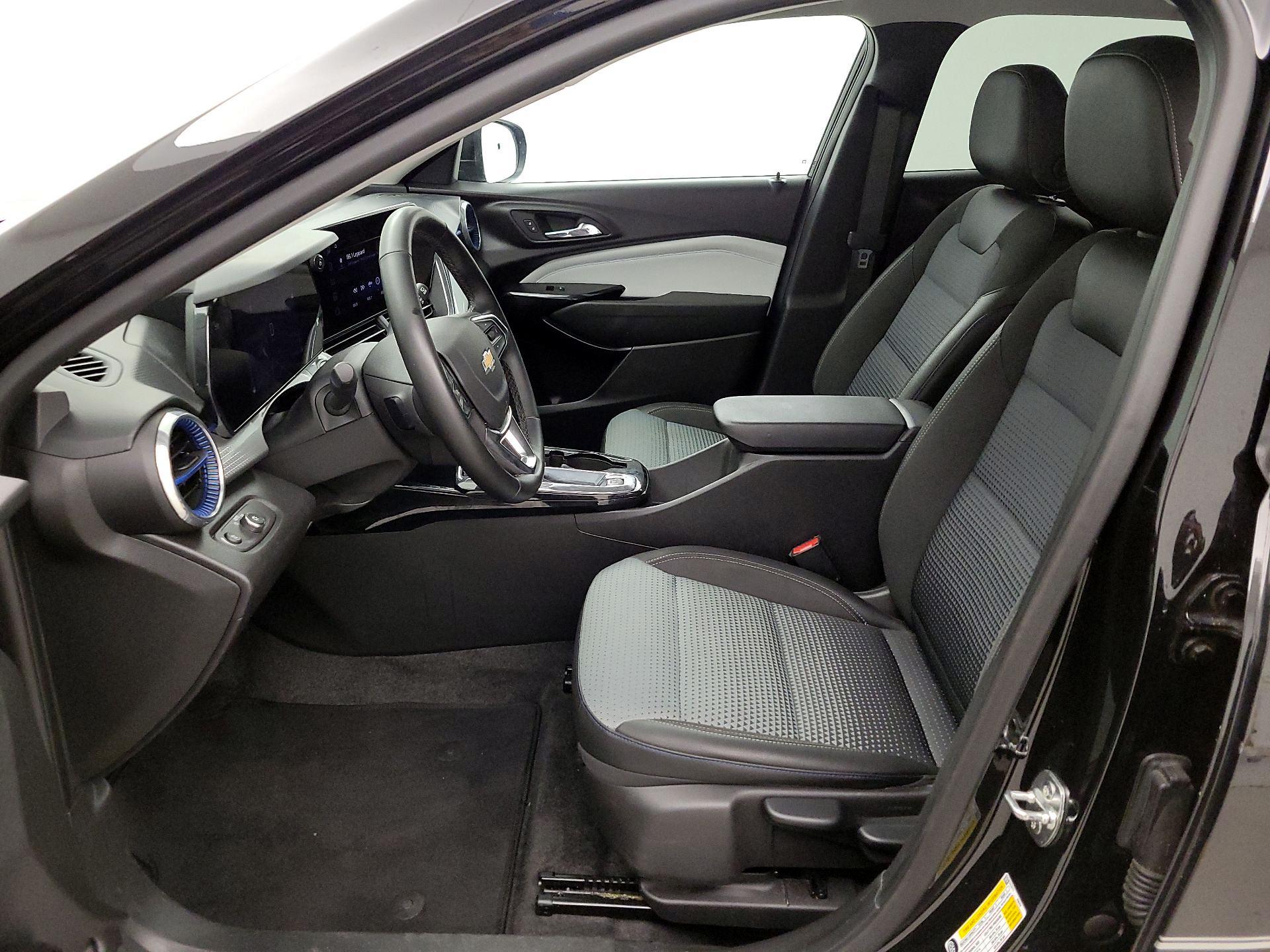 Thumbnail: 2025 Chevrolet Trax - 11