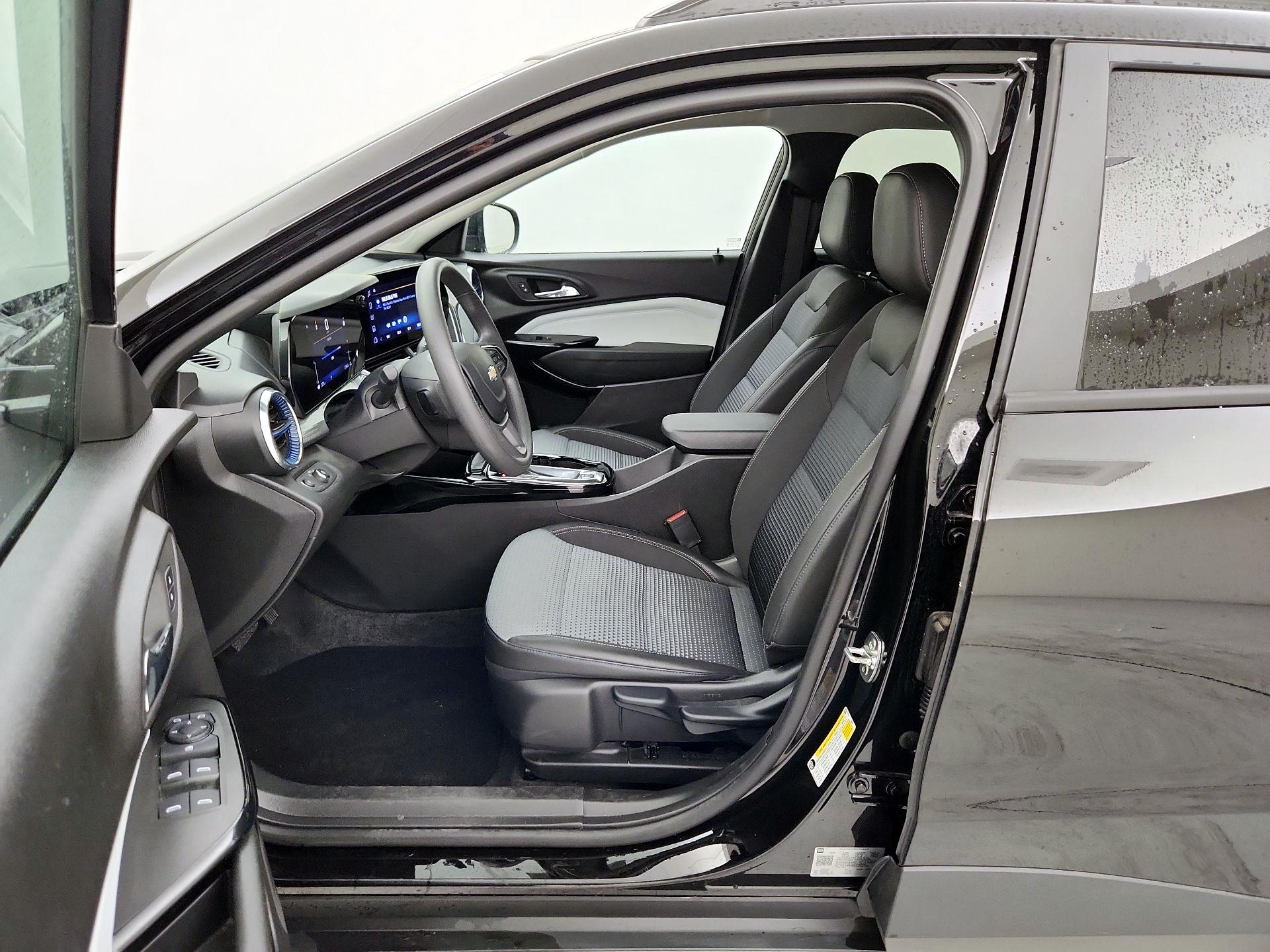 Thumbnail: 2025 Chevrolet Trax - 11